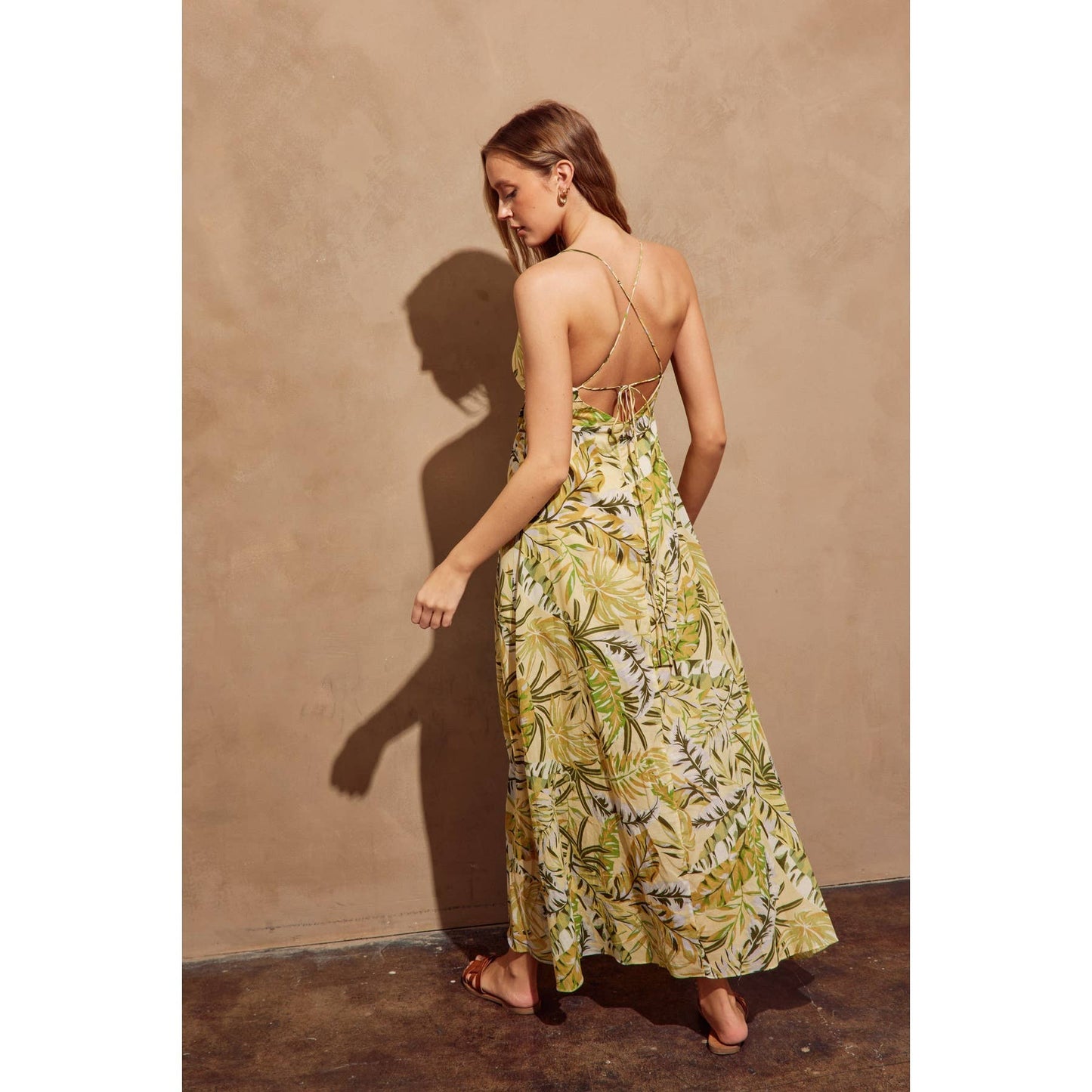 Sundrenched Knot Front Maxi Dress: TROPICAL HONEYSUCKLE / FD11729-P1435