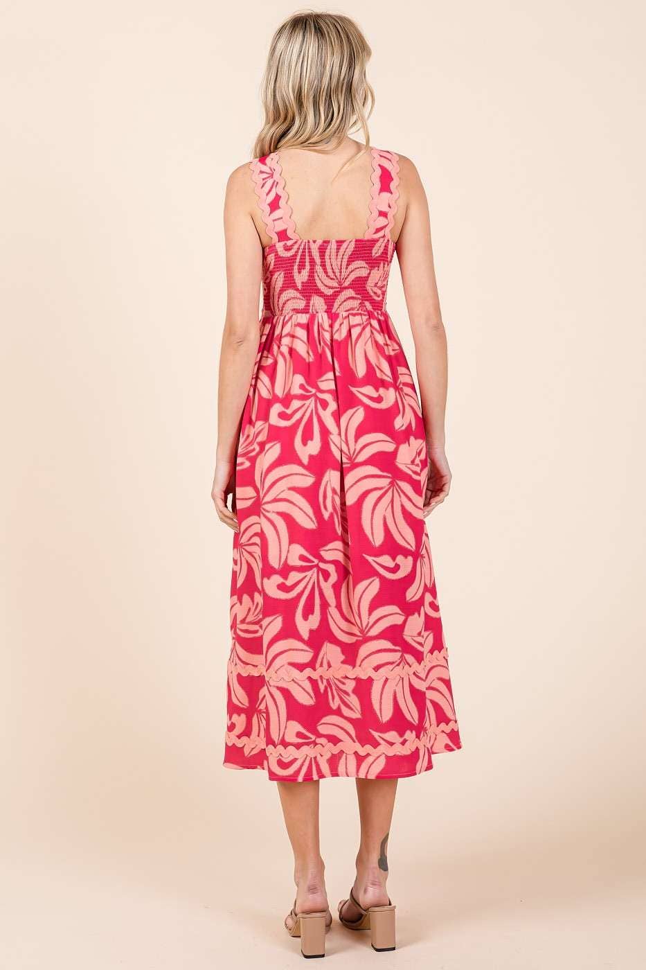 TROPICAL LEAF PRINT WAVY SLEEVELESS MIDI DRESS: FUCHSIA / M43303