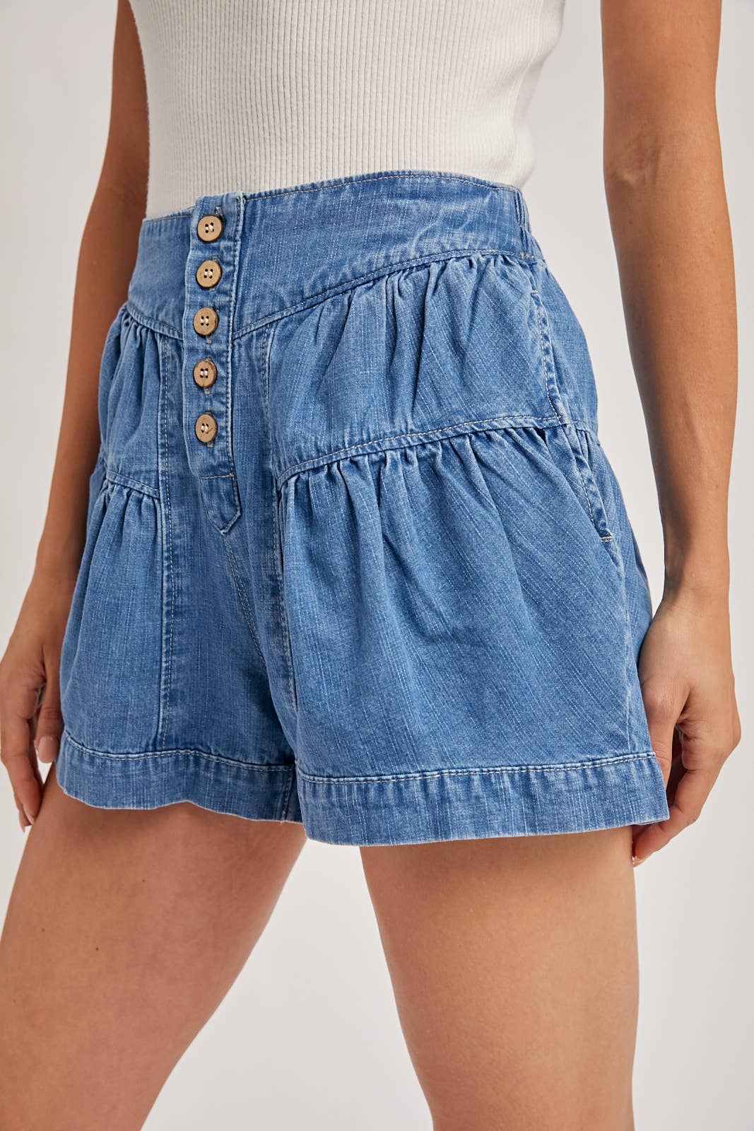 FLUER PLEATED DENIM SHORTS WITH POCKETS: LT.WASH / B02765