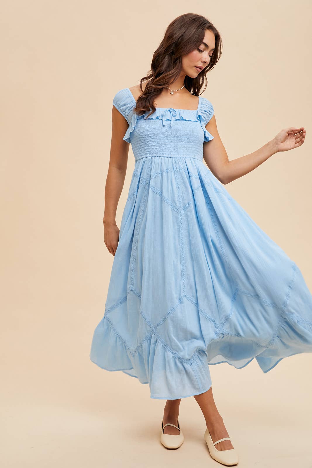 SMOCKED MAXI WITH LACE TRIM DETAIL: SAGE / ILD6126
