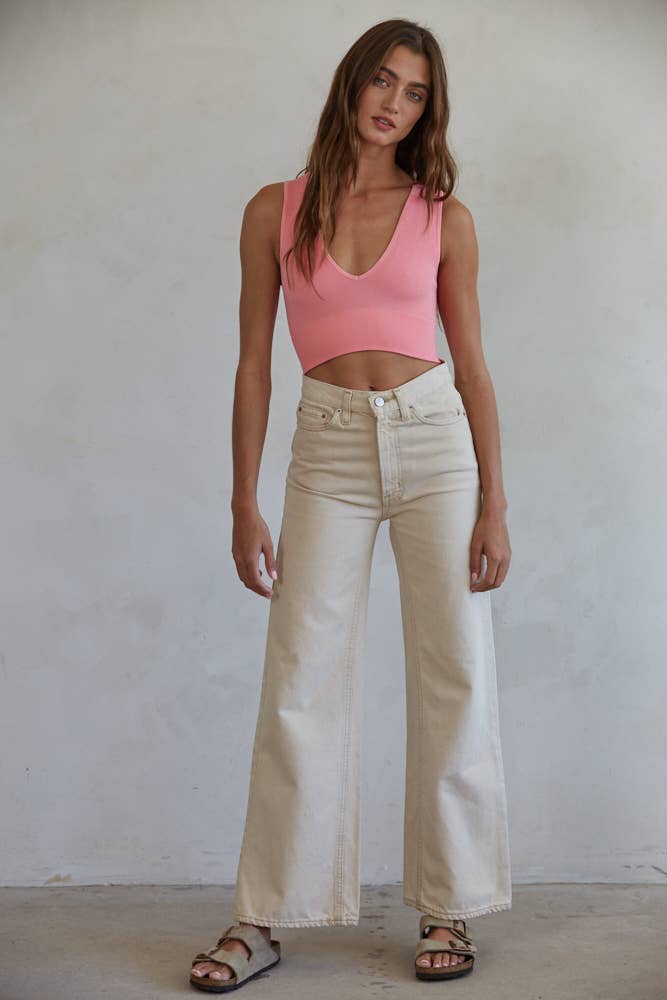 S1047 | Seamless Finely Ribbed Plunged V-Neck Crop Tank Top: Charcoal