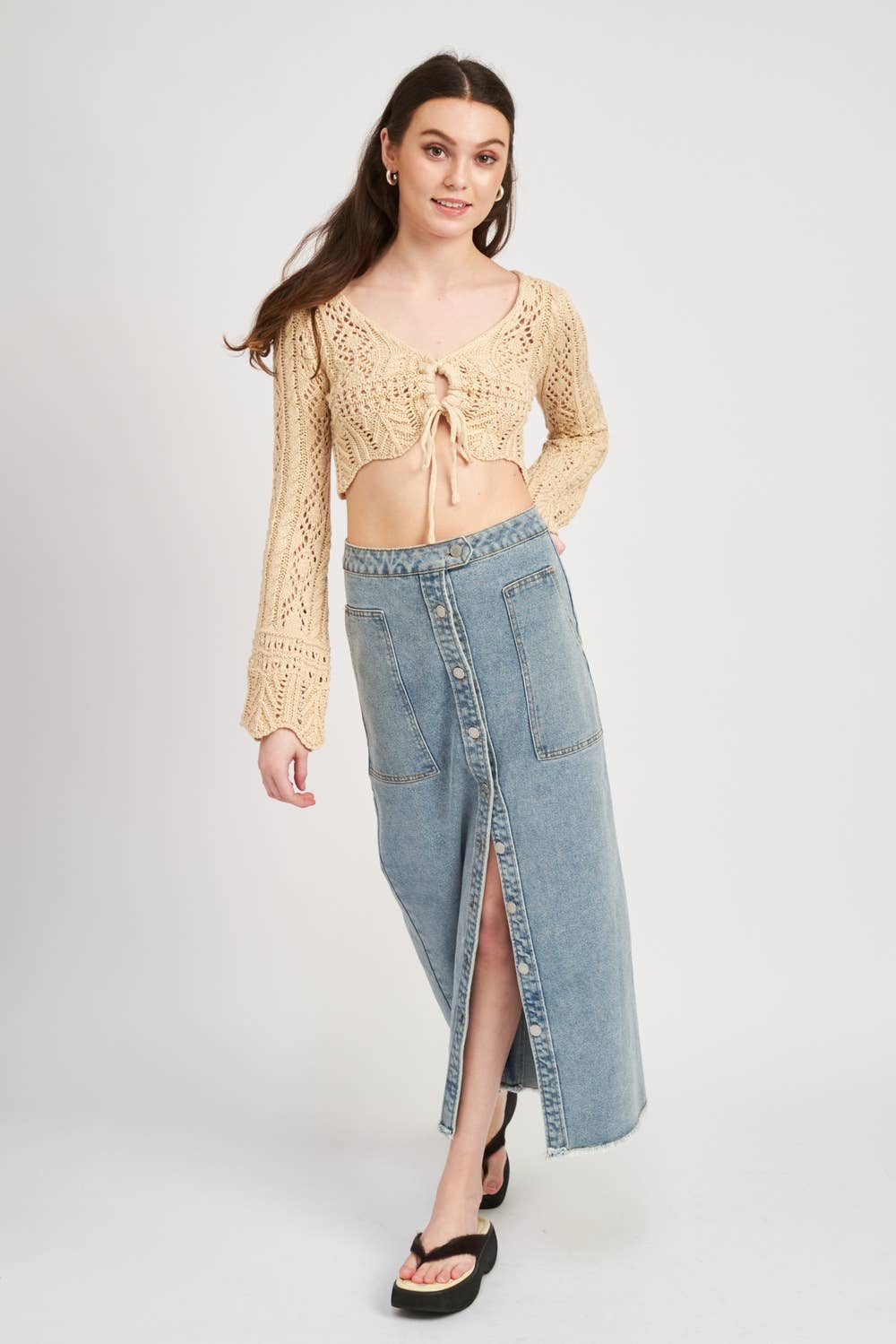 CROCHET CROPPED TOP WITH FRONT TIE: TAUPE