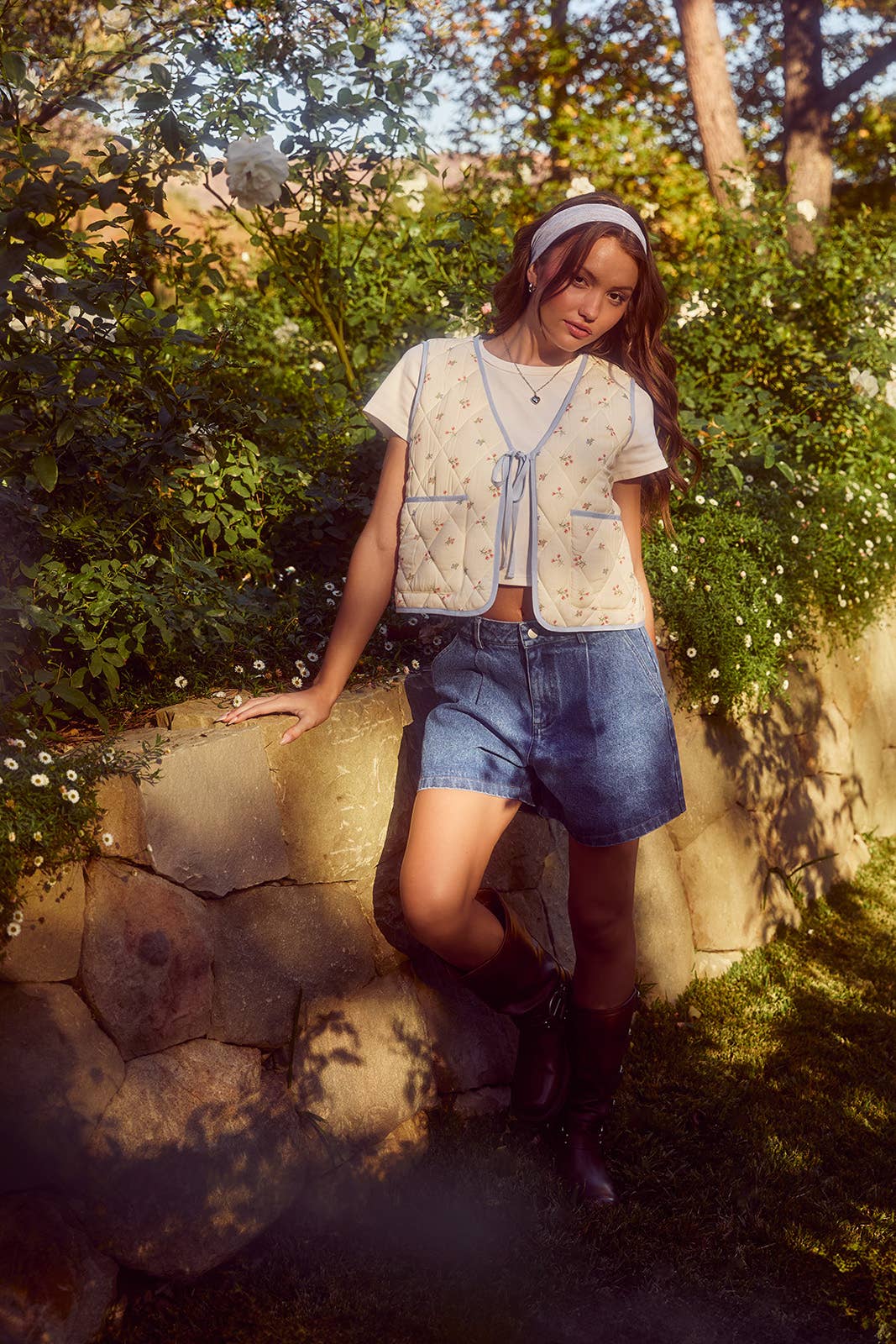PLEATED DENIM SHORTS
: DENIM / SP2572