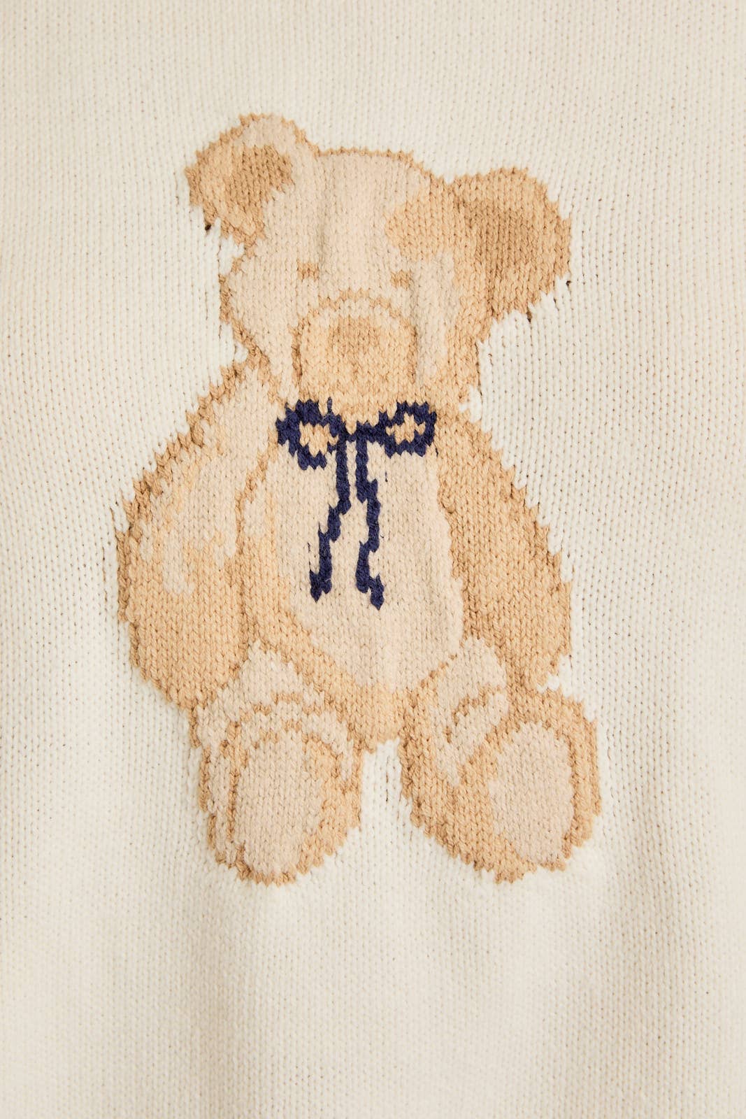 LONG SLEEVE CREW NECK TEDDY BEAR GRAPHIC SWEATER: White / IWT5160