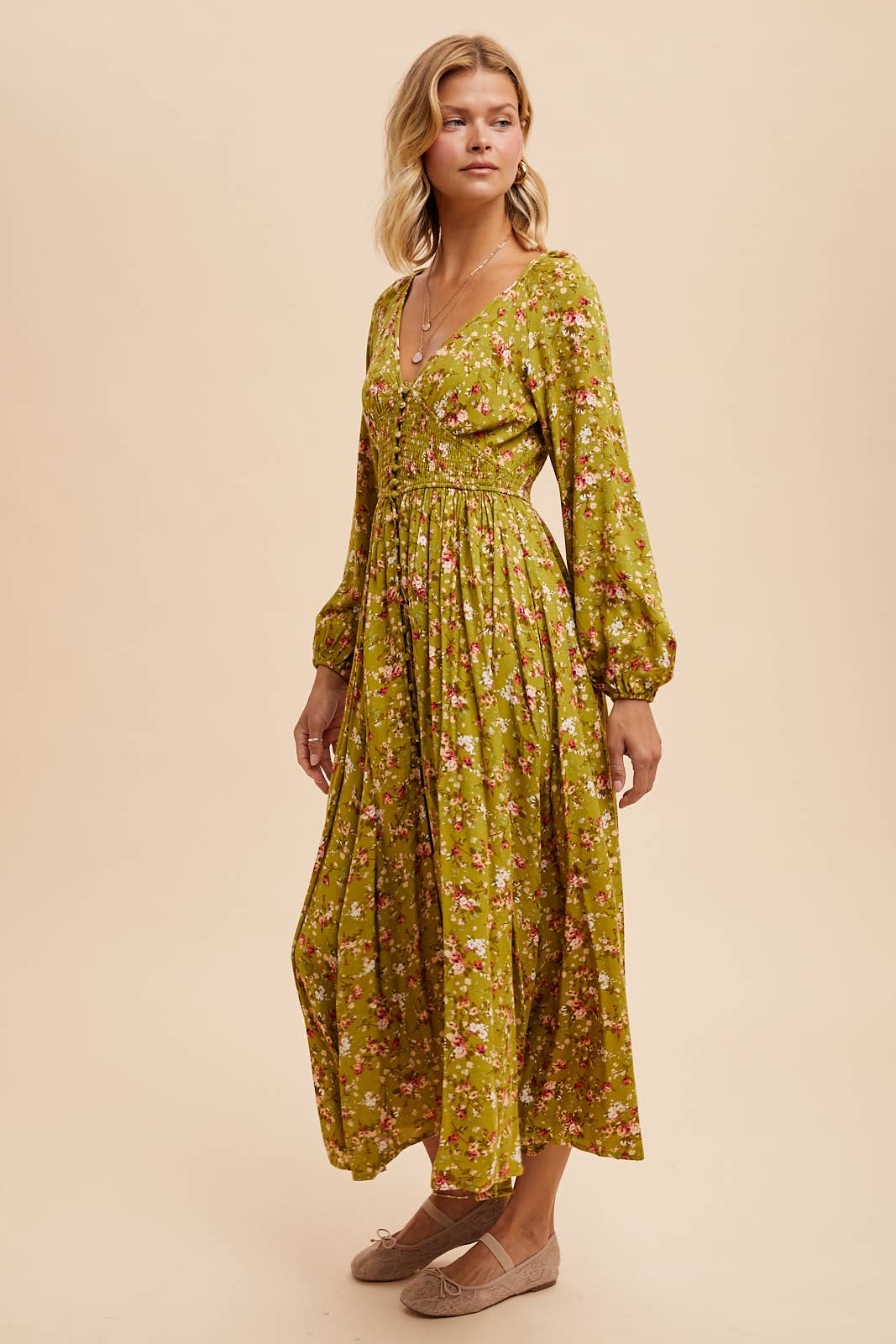 SMOCKED FLORAL MAXI DRESS : AVOCADO / ILD5844-A