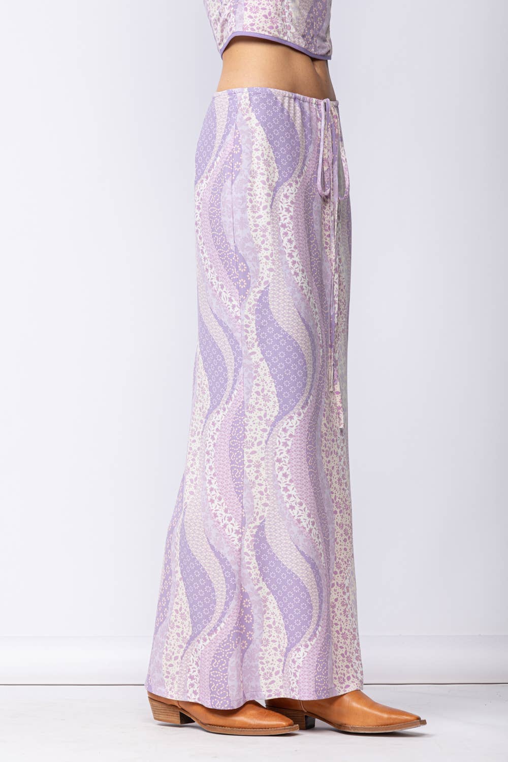 MULTI FLORAL PRINT SLIM FIT-IN SLIT LONG SKIRT: SM-SK40028B / My Darling Purple