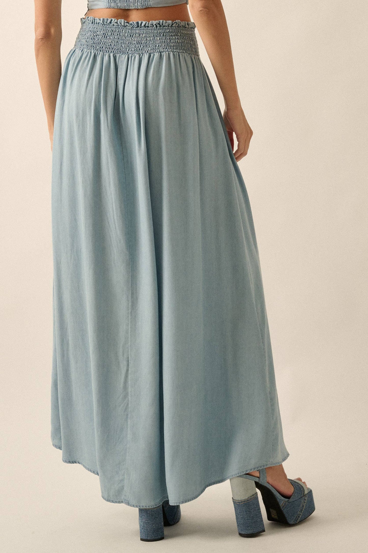 Smocked Denim Button-Front Maxi Skirt: LIGHT CHAMBRAY / USC0536