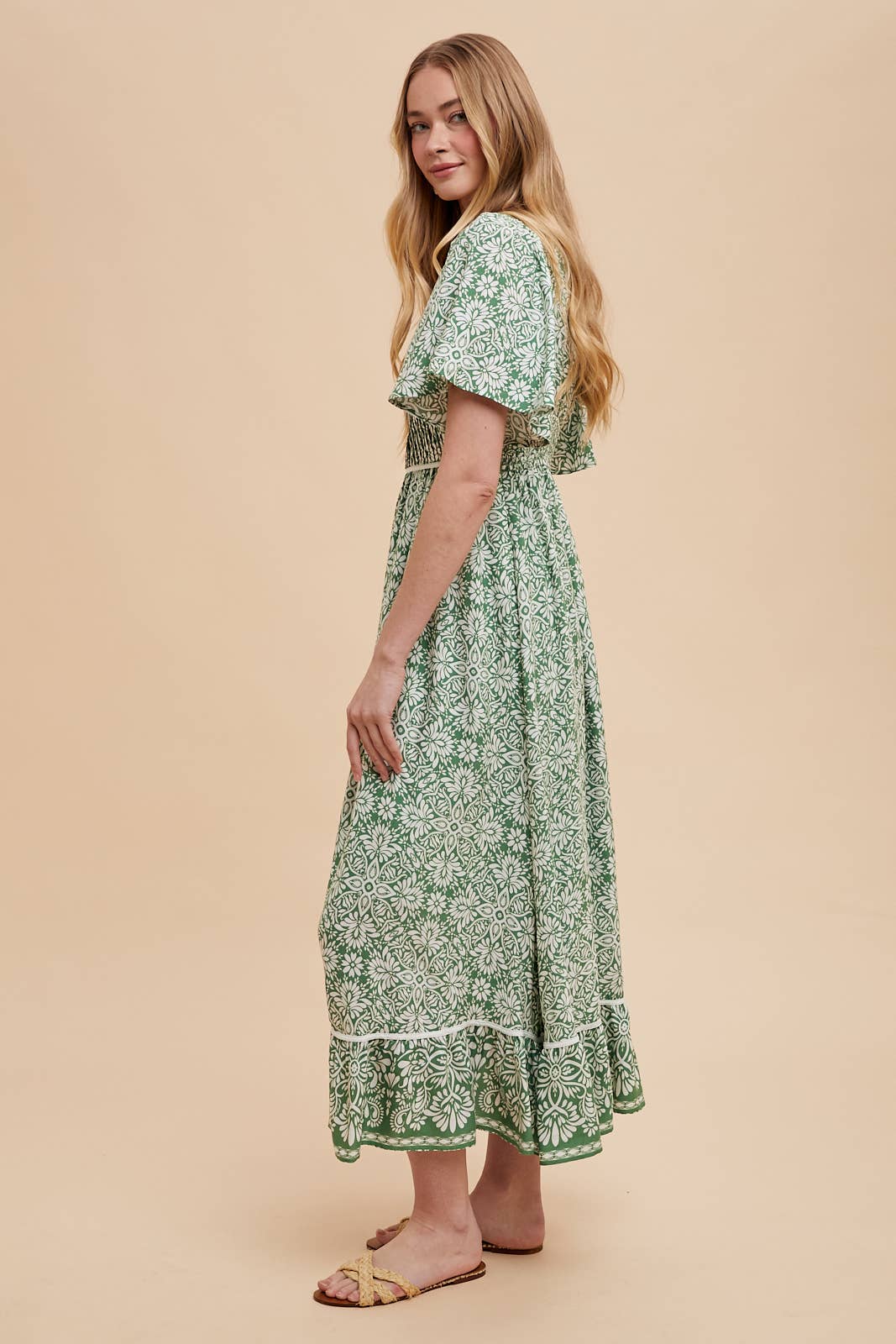FLORAL FLUTTER SLEEVE BORDER DRESS: INDIGO / ILD6261