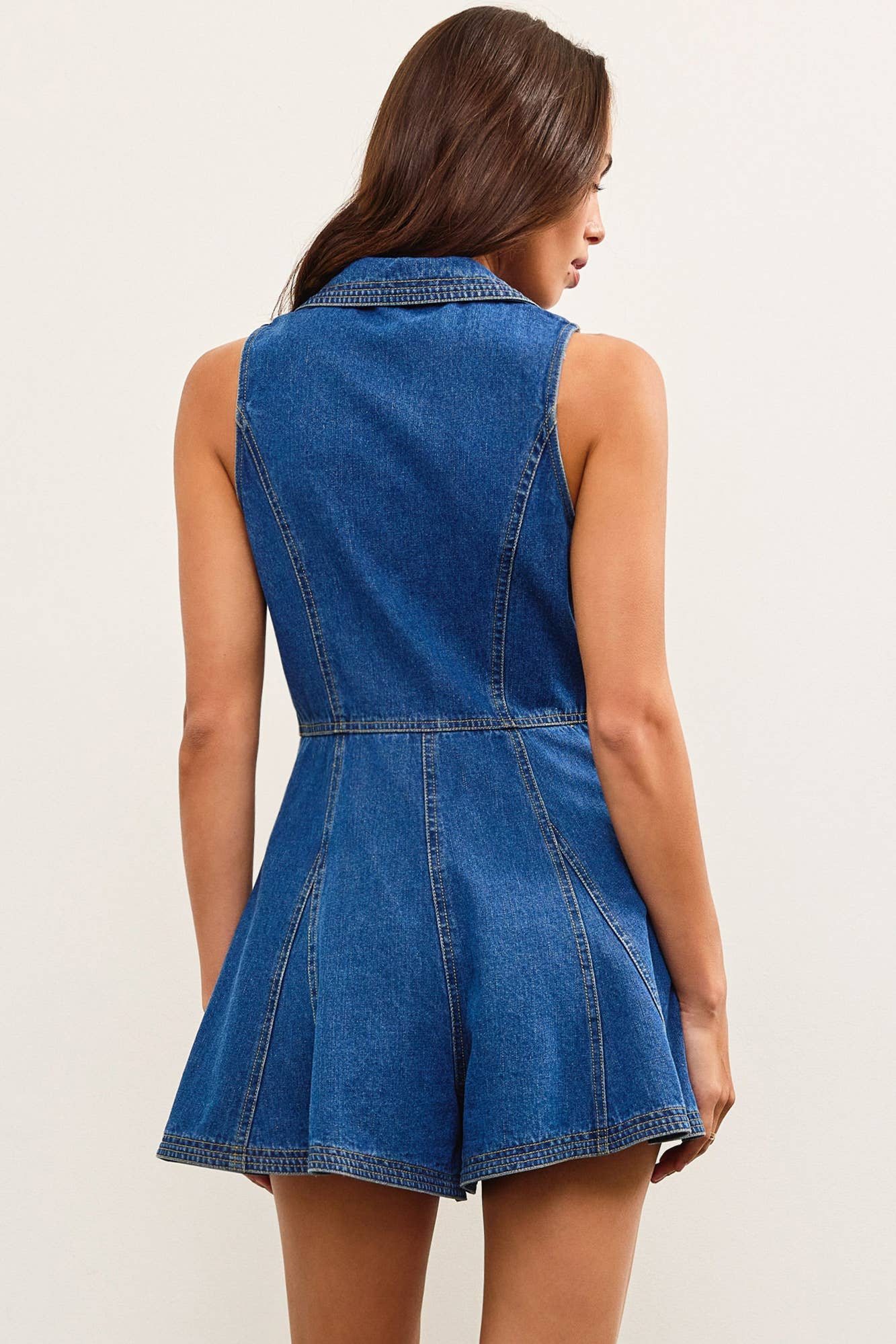 LAPEL COLLAR SLEEVELESS FLOUNCE DENIM ROMPER: WASHED DENIM / DS0891