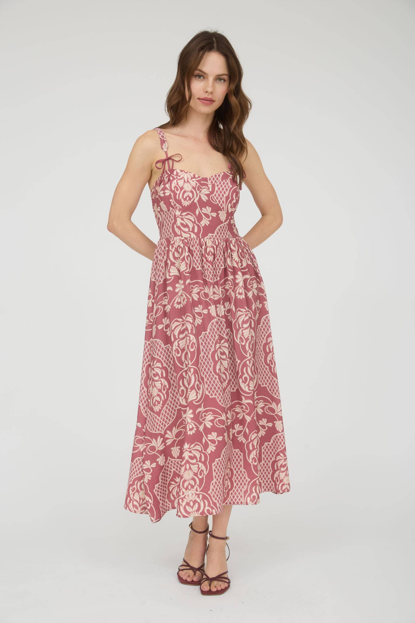 FLORAL DAMASK BOW DETAIL SLEEVELESS MIDI DRESS: DARK MAUVE CR2647