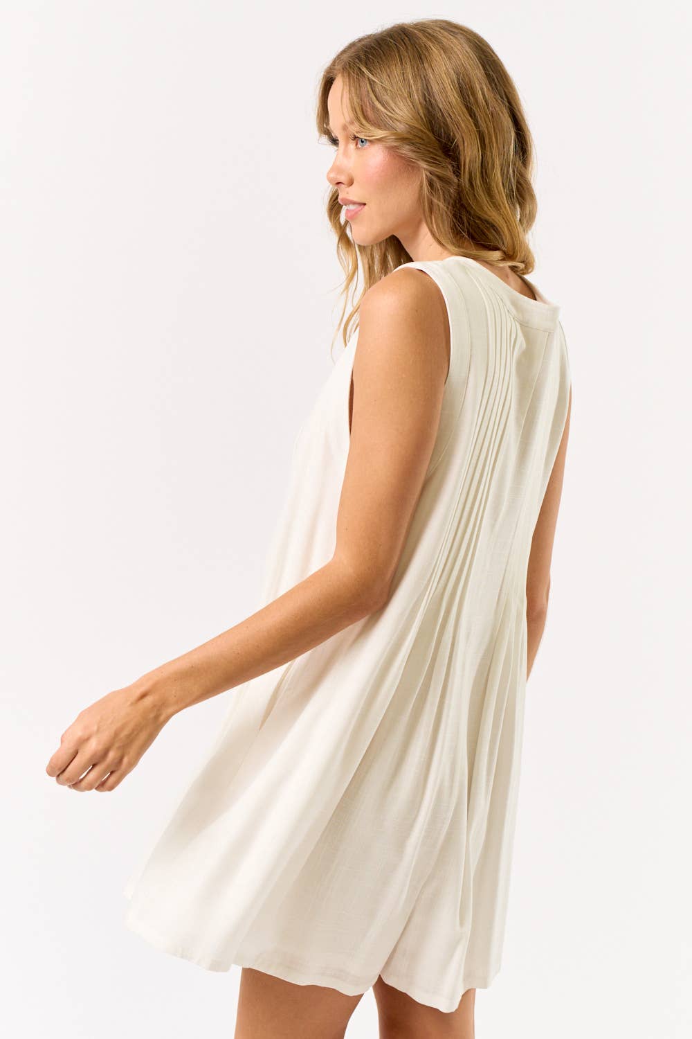 ILR5040 V-NECK FRONT TIE SLEEVELESS ROMPER: OFF WHITE / MEDIUM