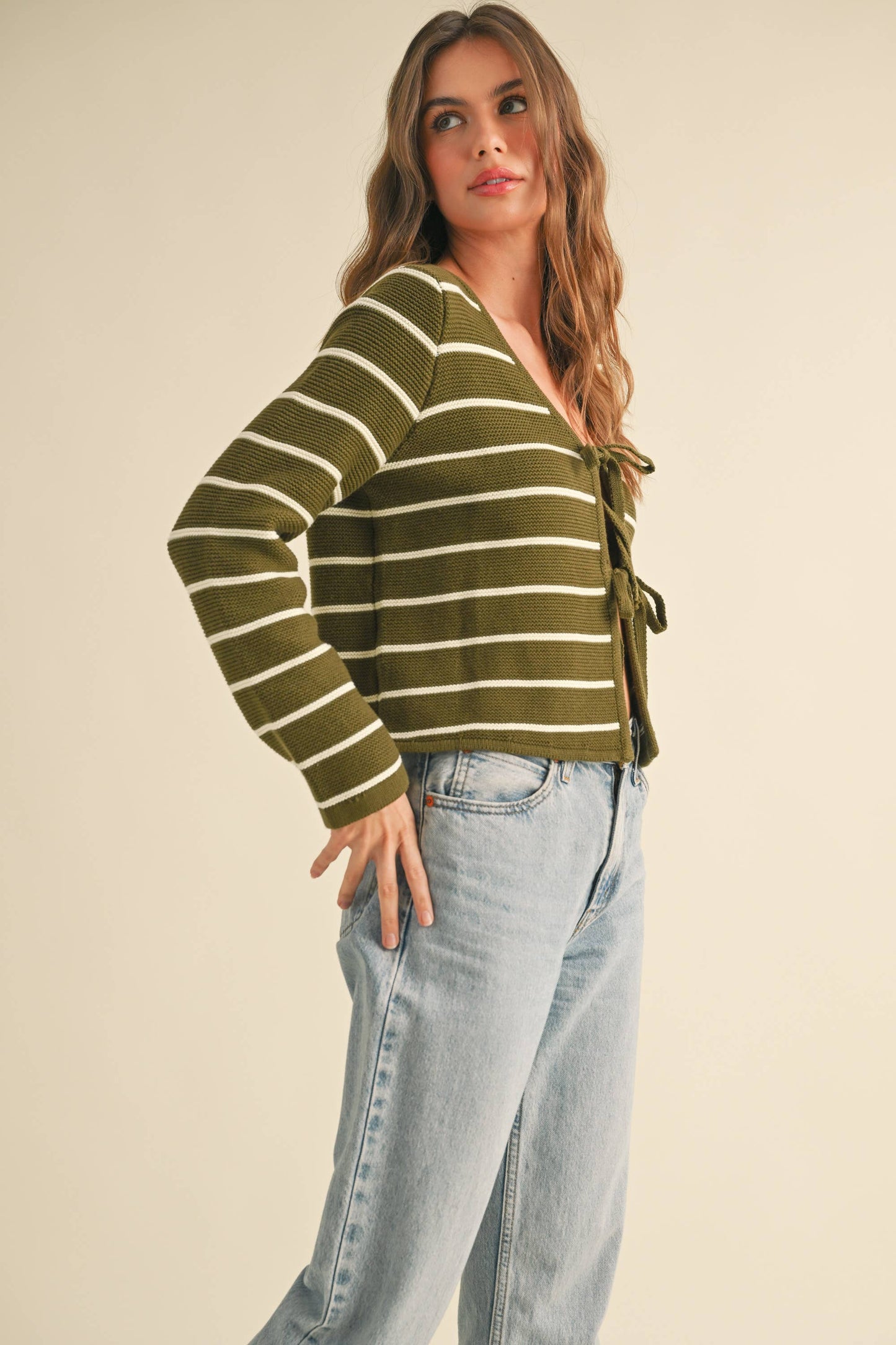 J4757   STRIPED TIED FRONT CARDIGAN: MOCHA/WHITE