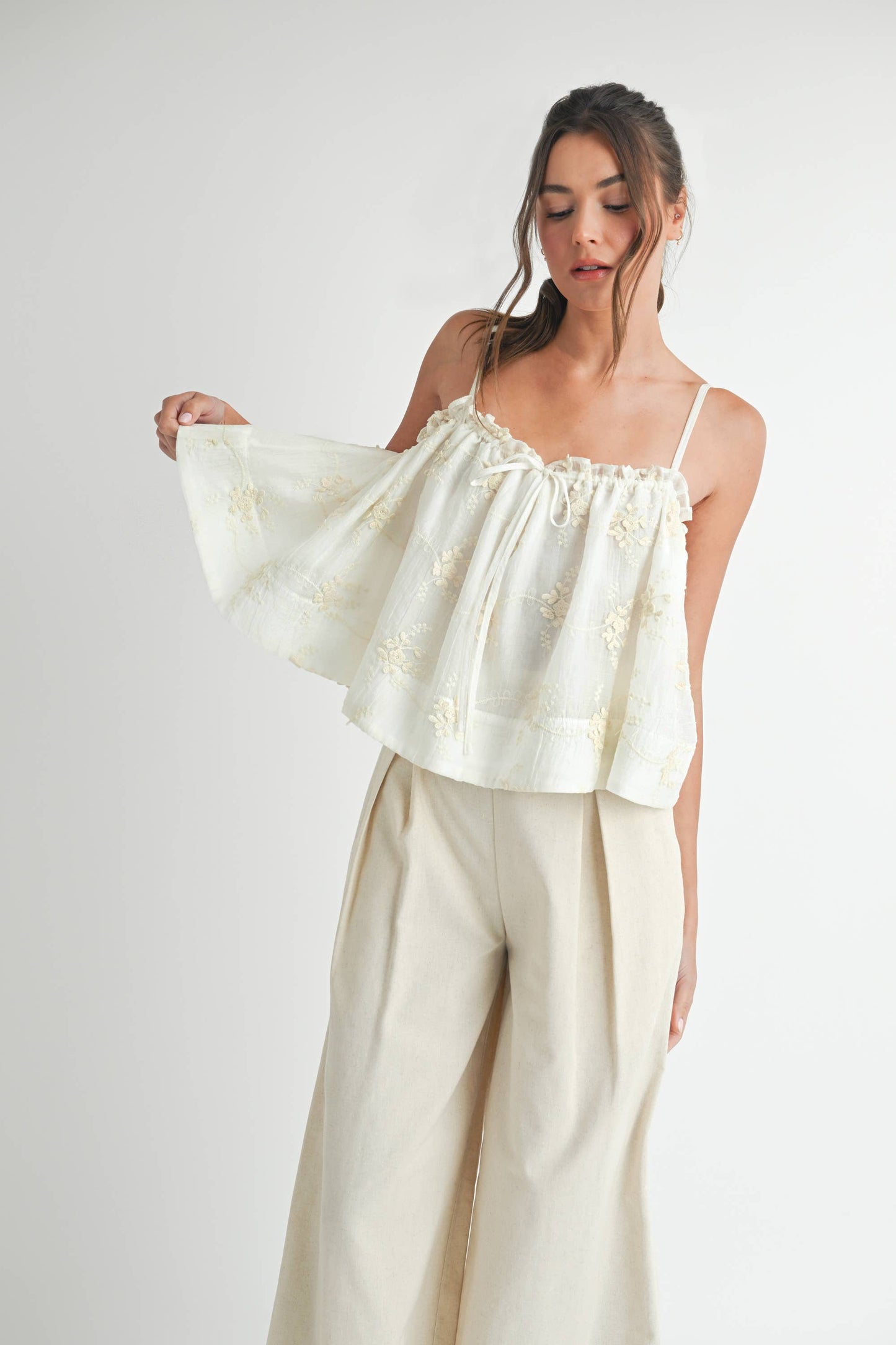 Embroidery Top: IVORY / LT1822