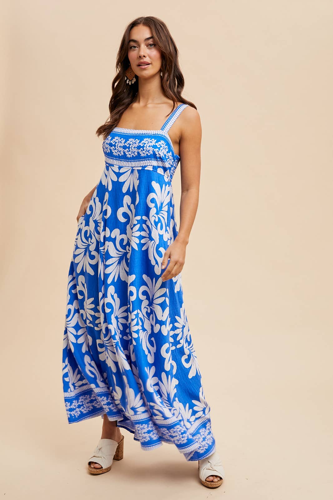 RESORT BORDER PRINT MAXI DRESS: BRAN / ILD6257