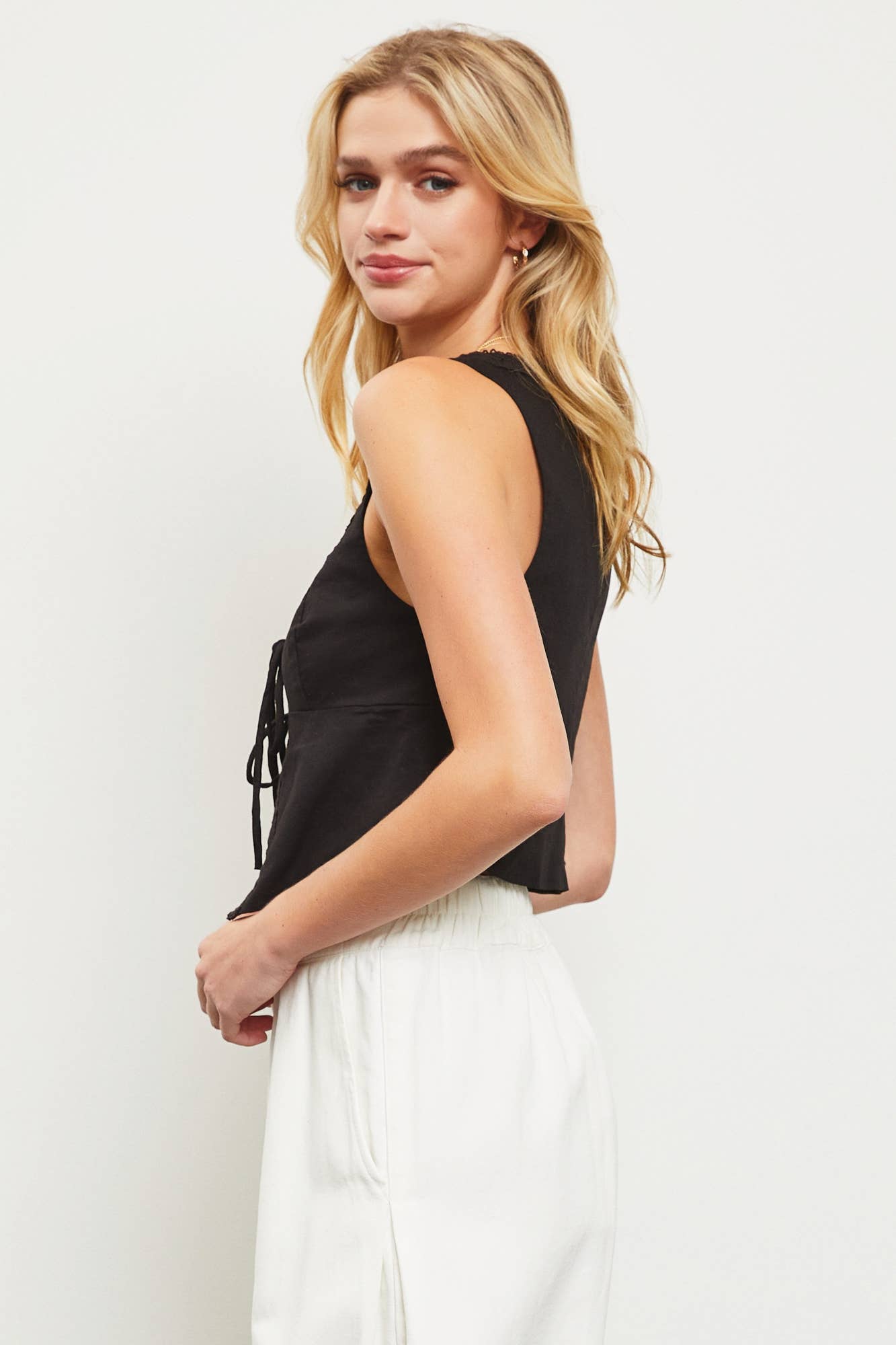 S22834 TIE FRONT CAMI TOP: White