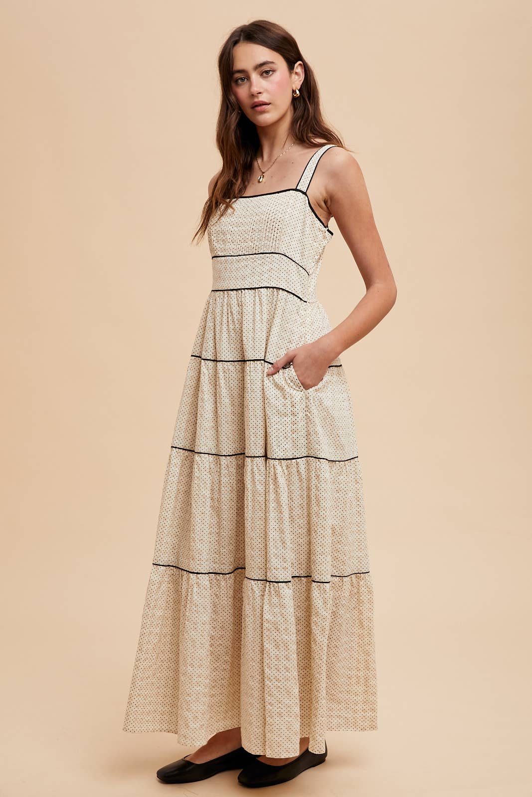 CONTRAST PIPED TIERED MAXI DRESS: CREME / ILD6280