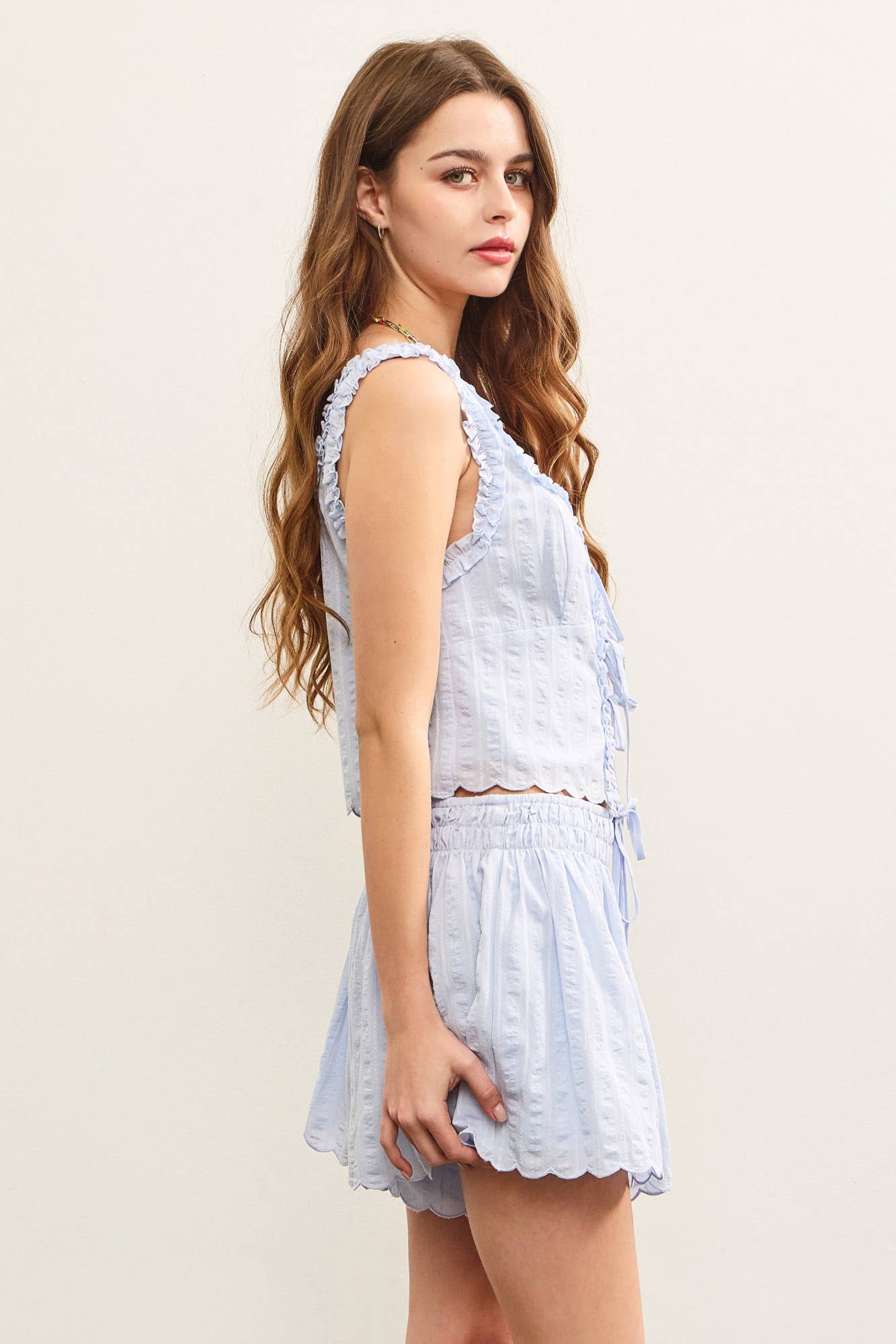TIED FRONT RUFFLED V NECK SLEEVELESS TOP: SNOW WHITE S24790
