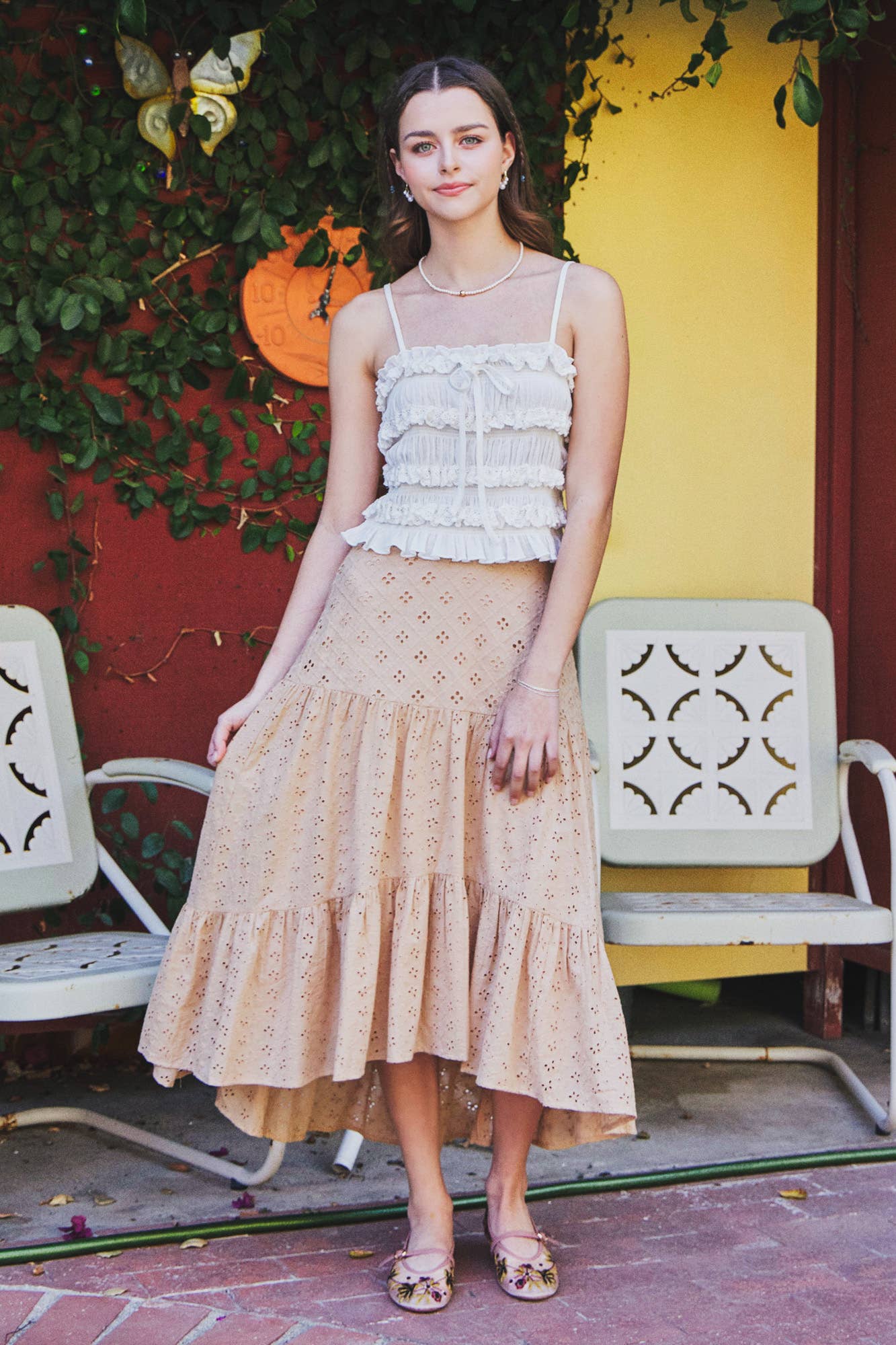 EYELET LACE RUFFLED CAMI TOP : SNOW WHITE / S24647
