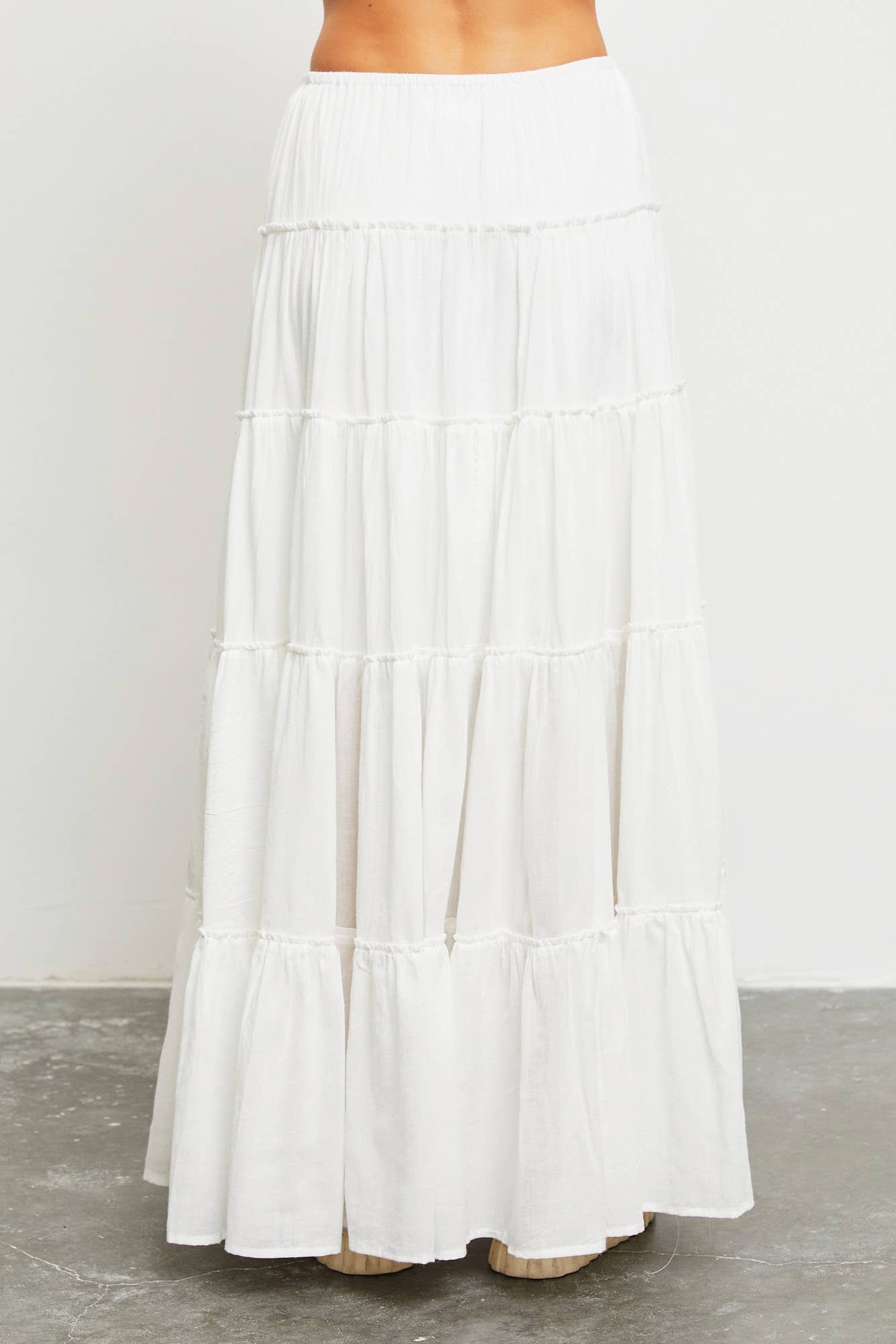 DRAWSTRING DETAIL TIERED MAXI SKIRT: OFF WHITE / S22856