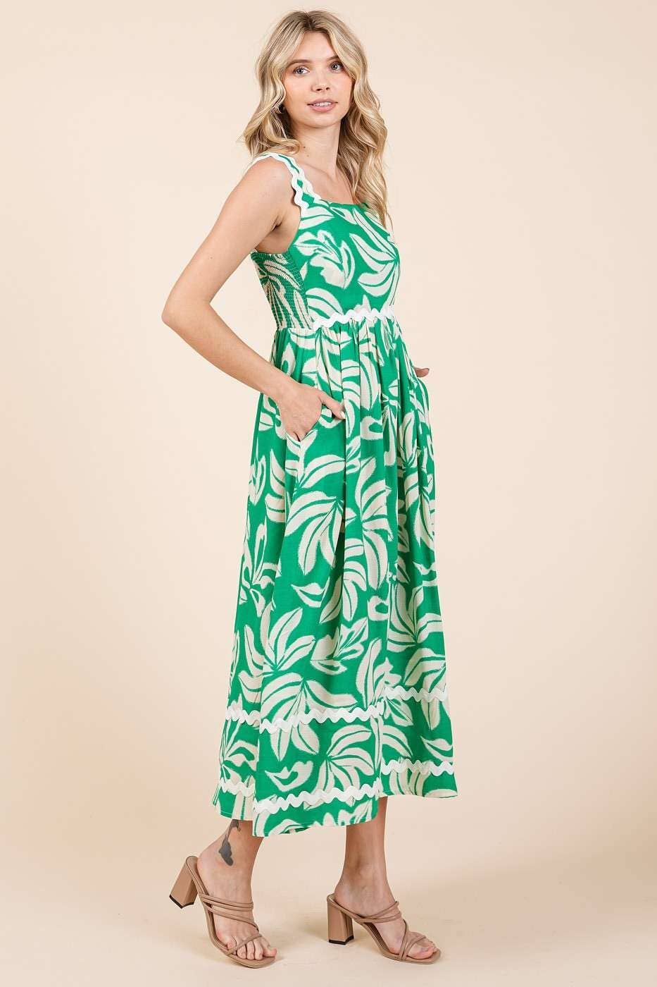 TROPICAL LEAF PRINT WAVY SLEEVELESS MIDI DRESS: FUCHSIA / M43303