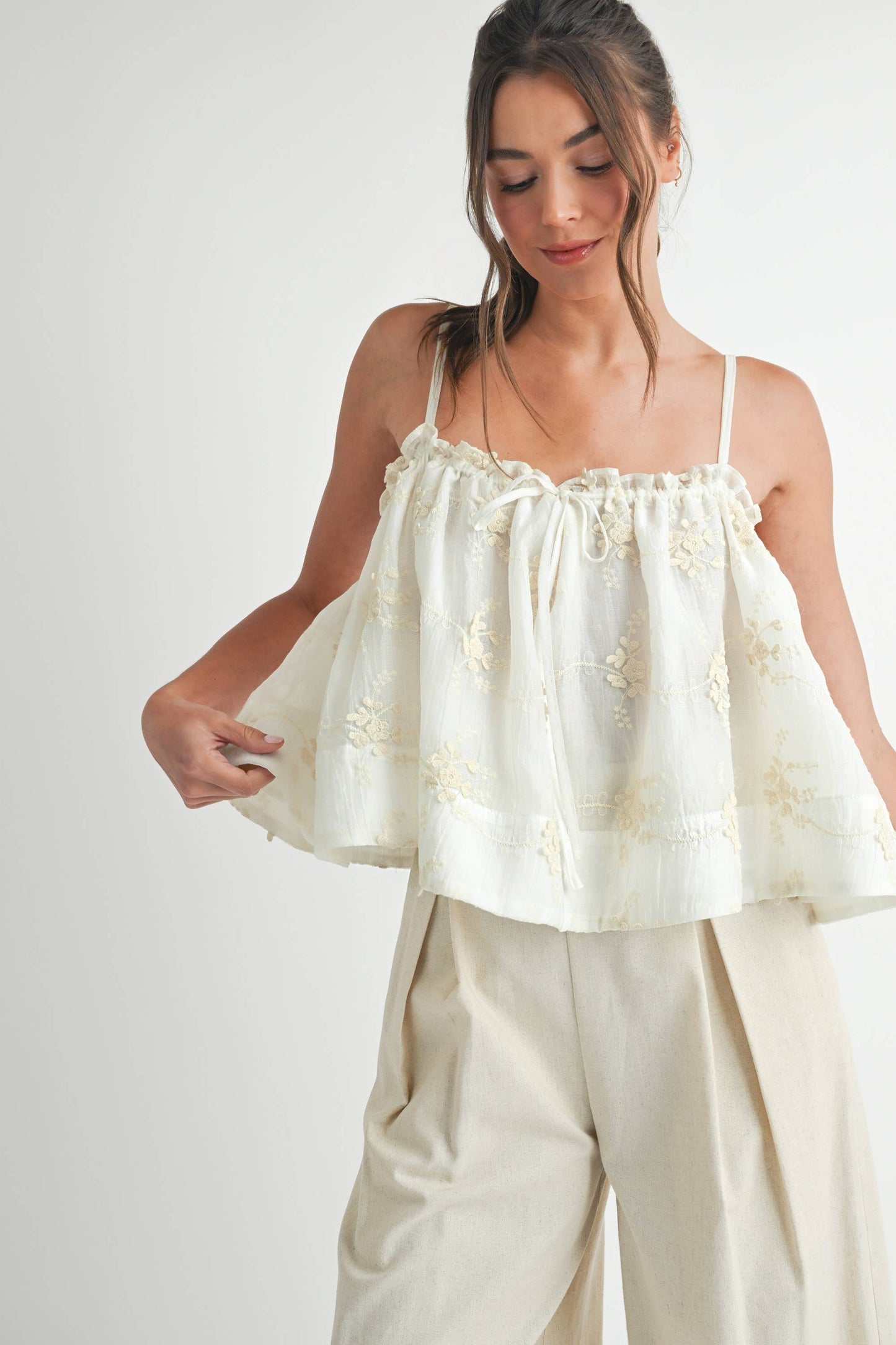 Embroidery Top: IVORY / LT1822