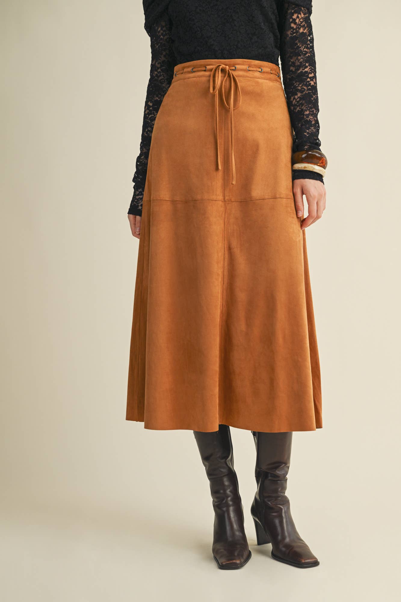 DRAWSTRING SUEDE A-LINE SKIRT: CAMEL / S25226