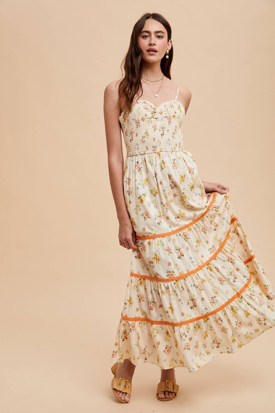 COTTON FLORAL SMOCKED MAXI DRESS: BUTTERCREAM FLORAL / ILD6377