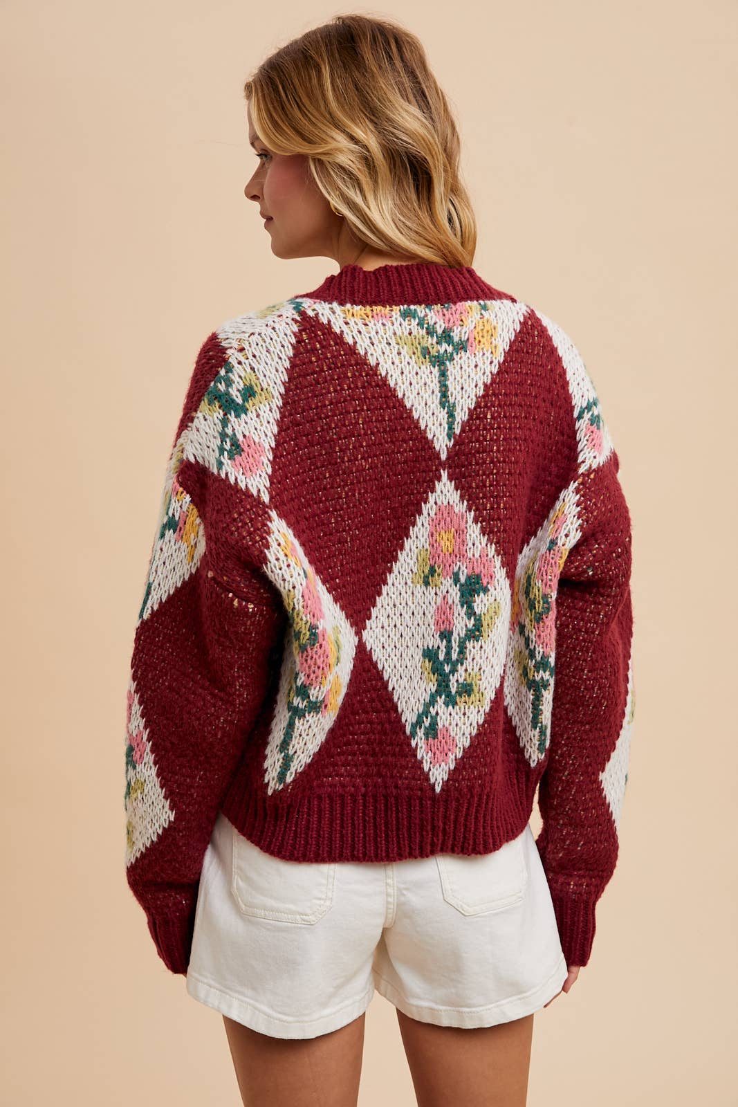 CROPPED CHUNKY FLORAL CARDIGAN: TAUPE / ILS8908