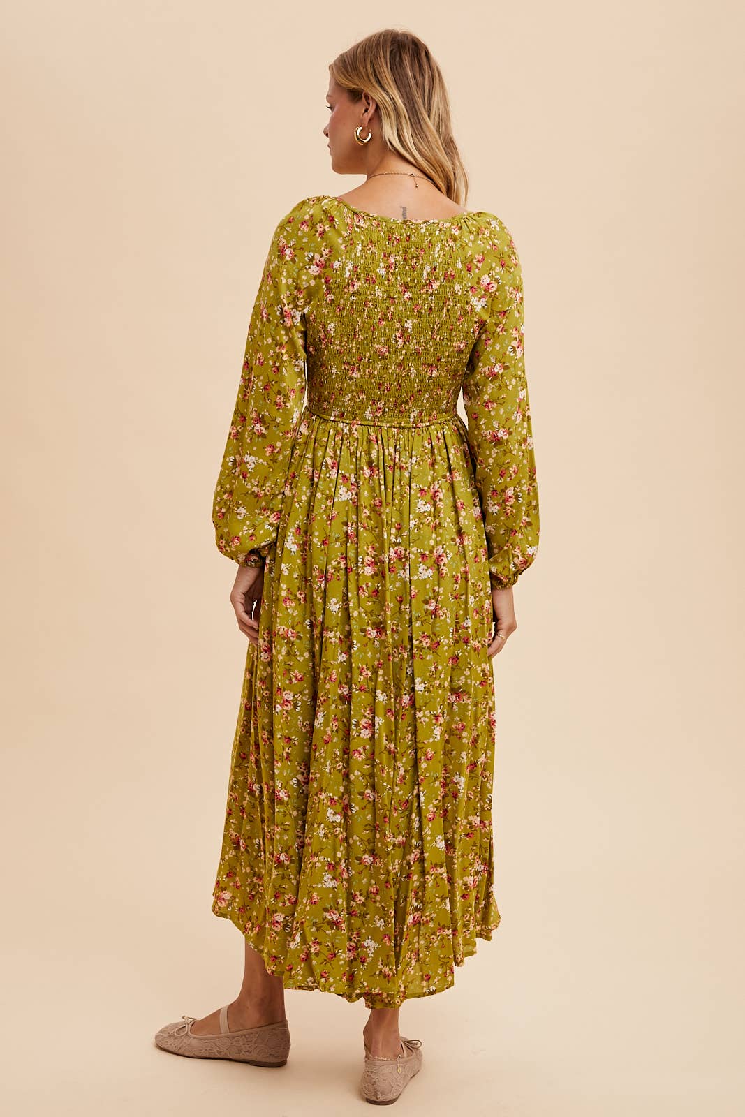 SMOCKED FLORAL MAXI DRESS : AVOCADO / ILD5844-A