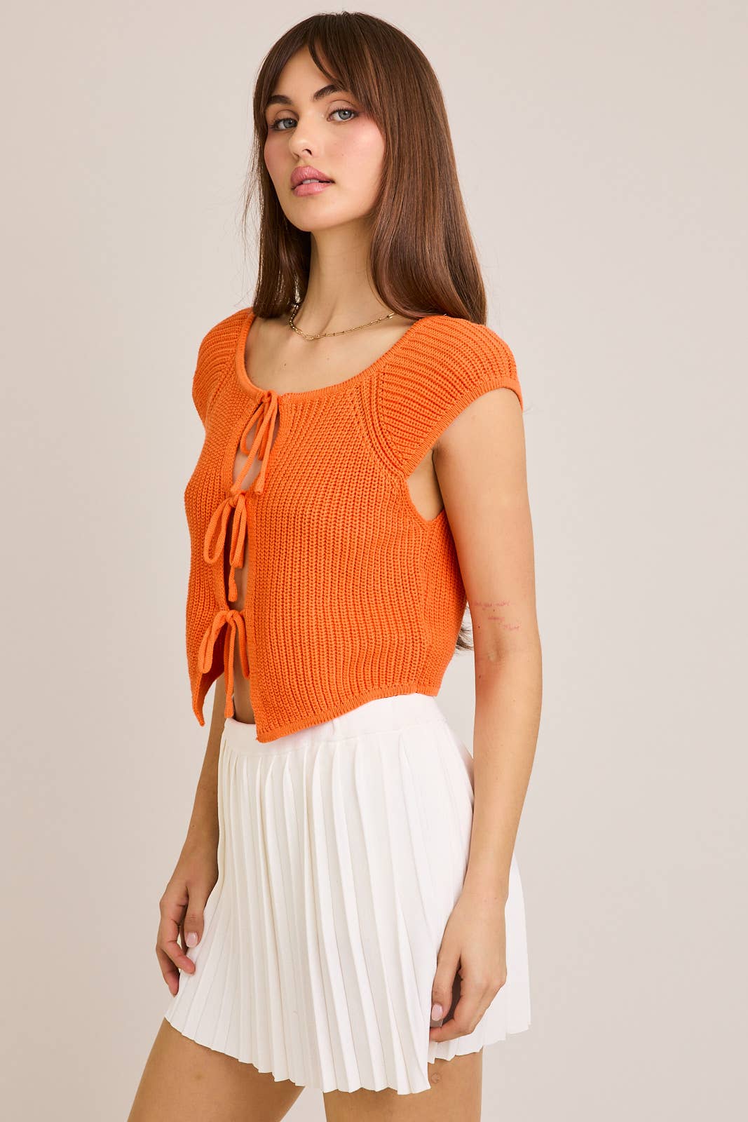 FRONT TIE SLEEVELESS SWEATER CARDIGAN: DK BROWN / BWJ1212