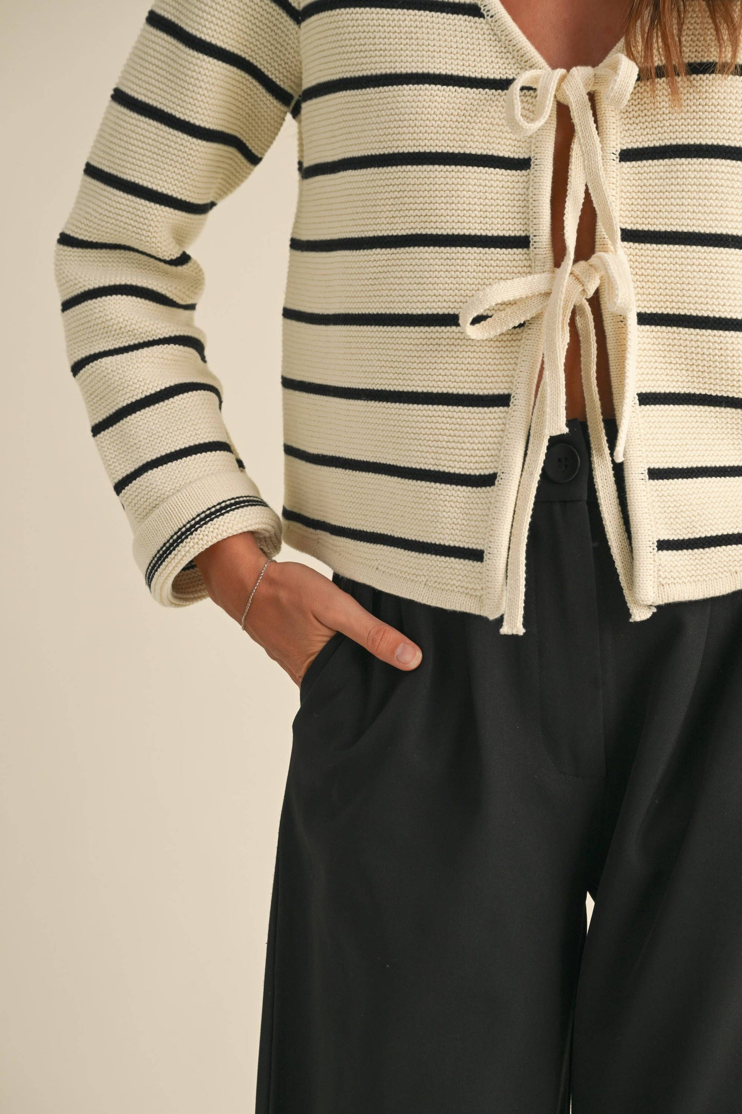 J4757   STRIPED TIED FRONT CARDIGAN: MOCHA/WHITE