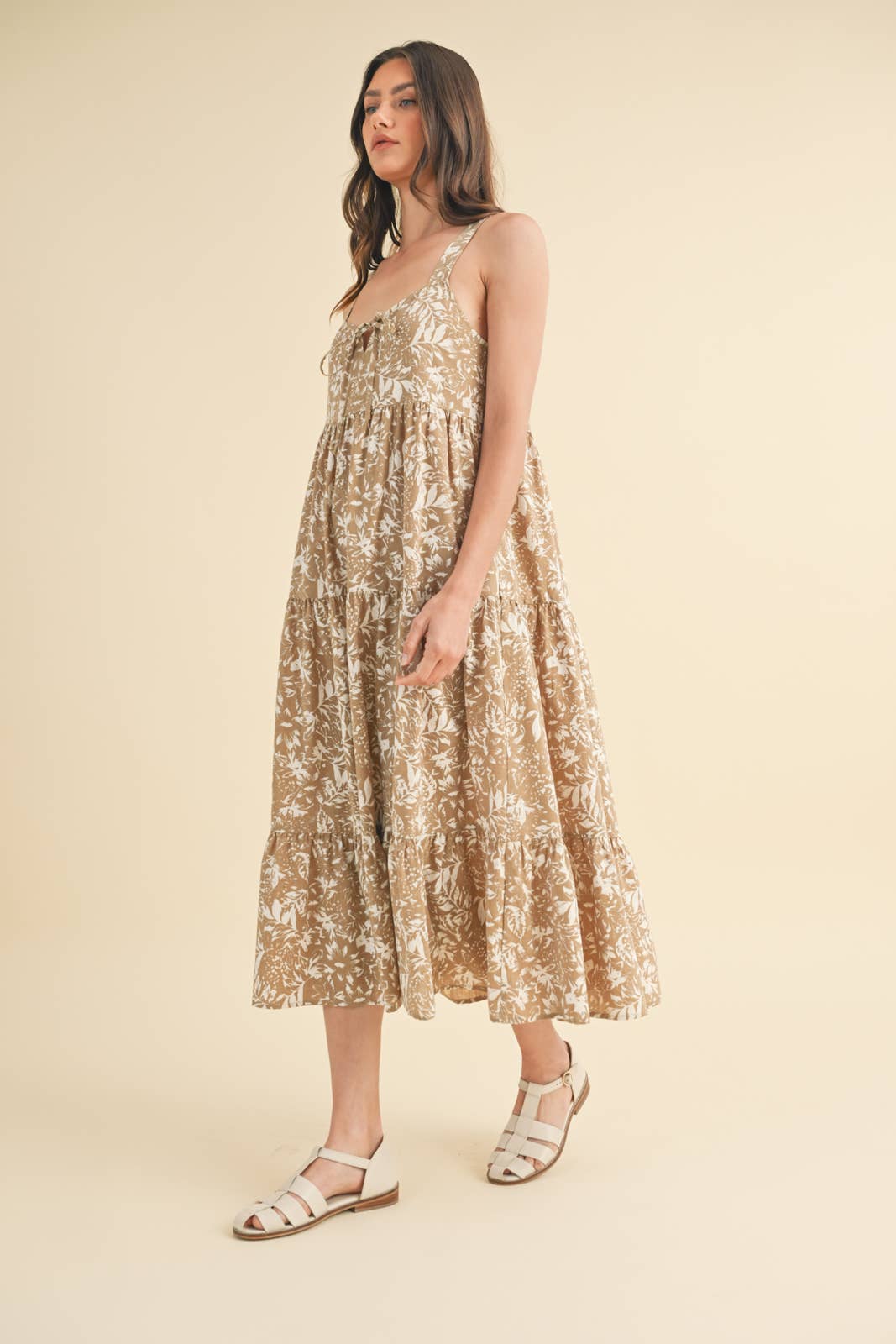 FLORAL TIERED MIDI DRESS WITH SELF FRONT TIE / WL24-9472: CAMEL