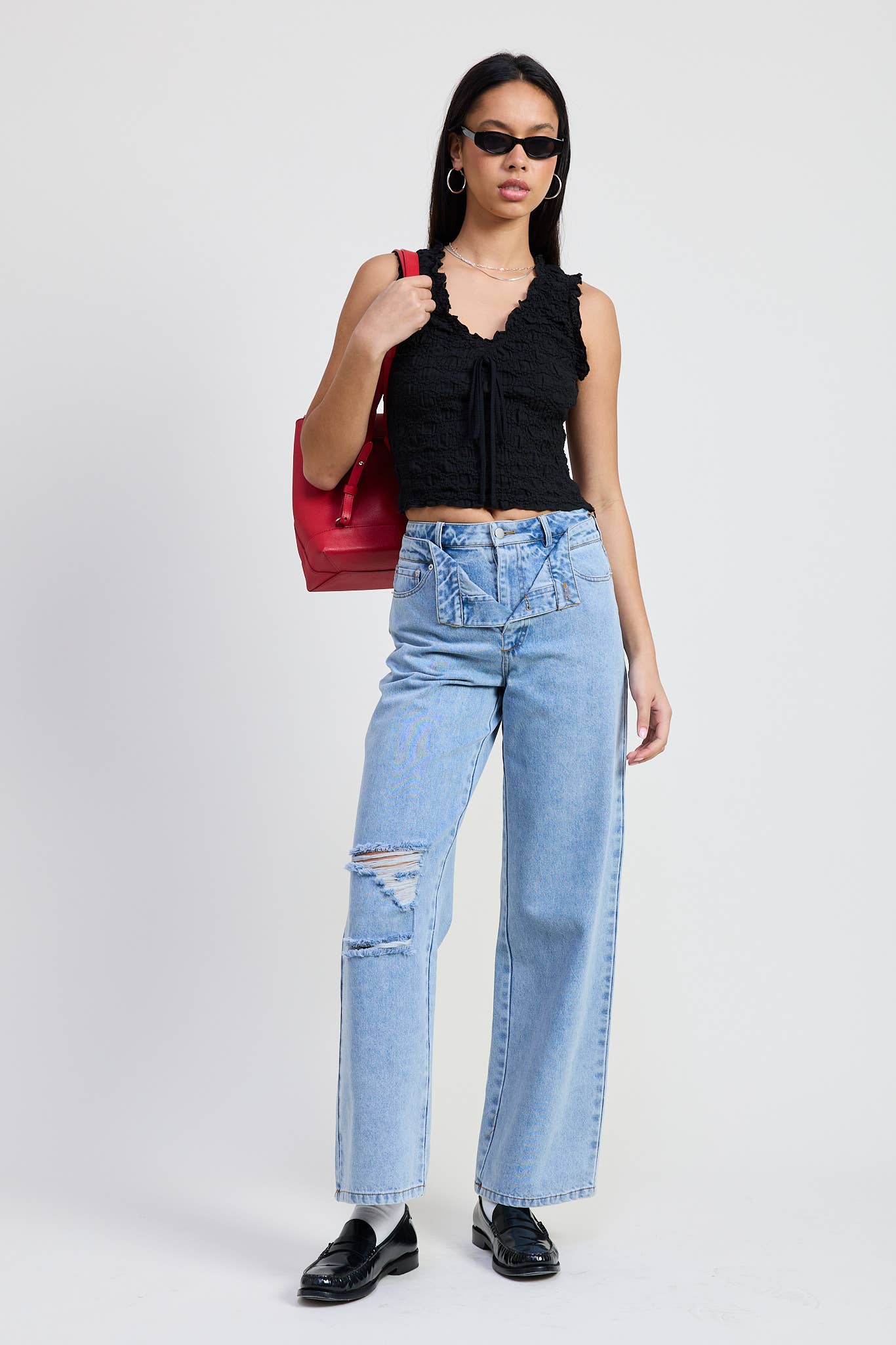 SLEEVELESS RUFFLE TOP: BLACK / IPK2054T