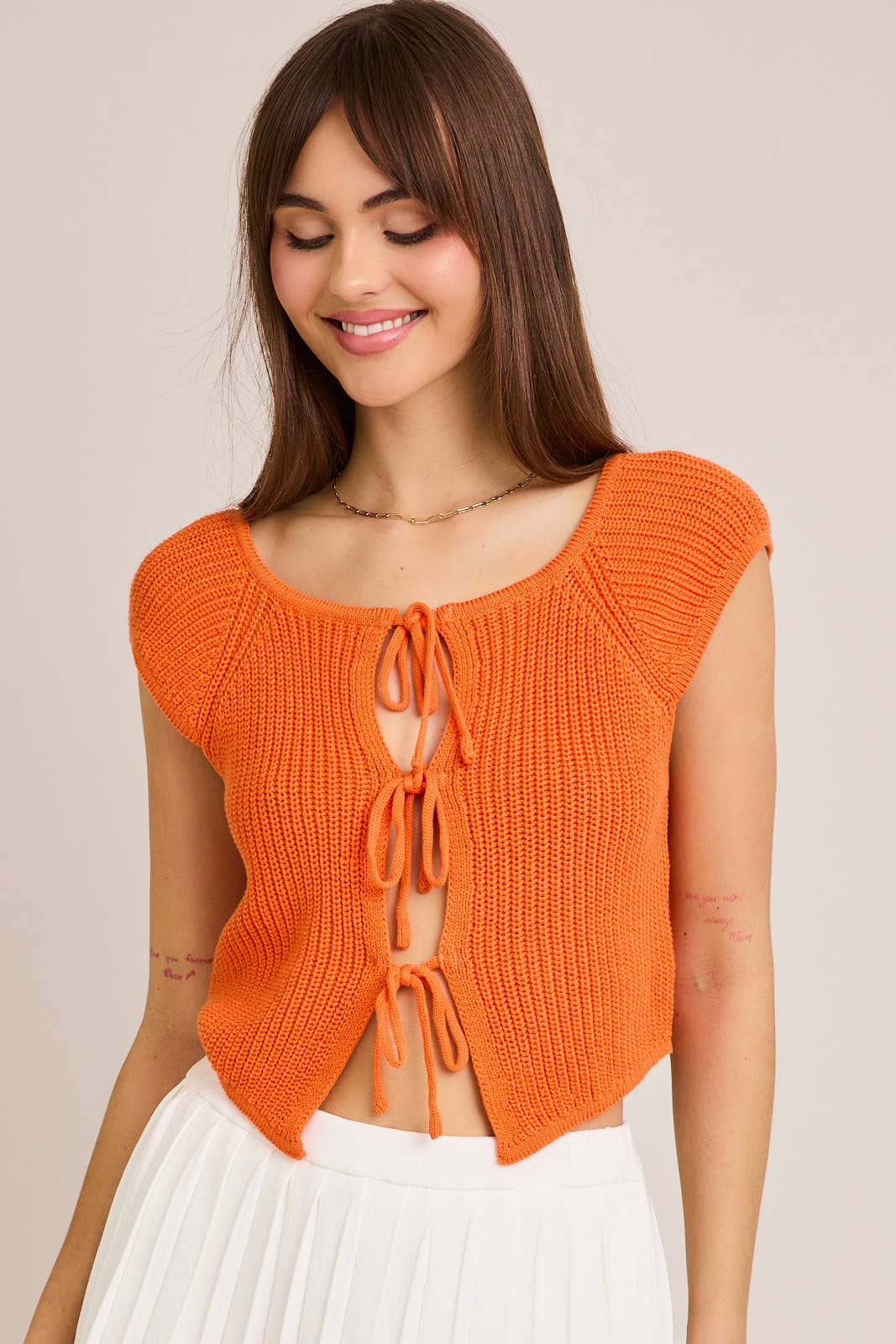 FRONT TIE SLEEVELESS SWEATER CARDIGAN: DK BROWN / BWJ1212