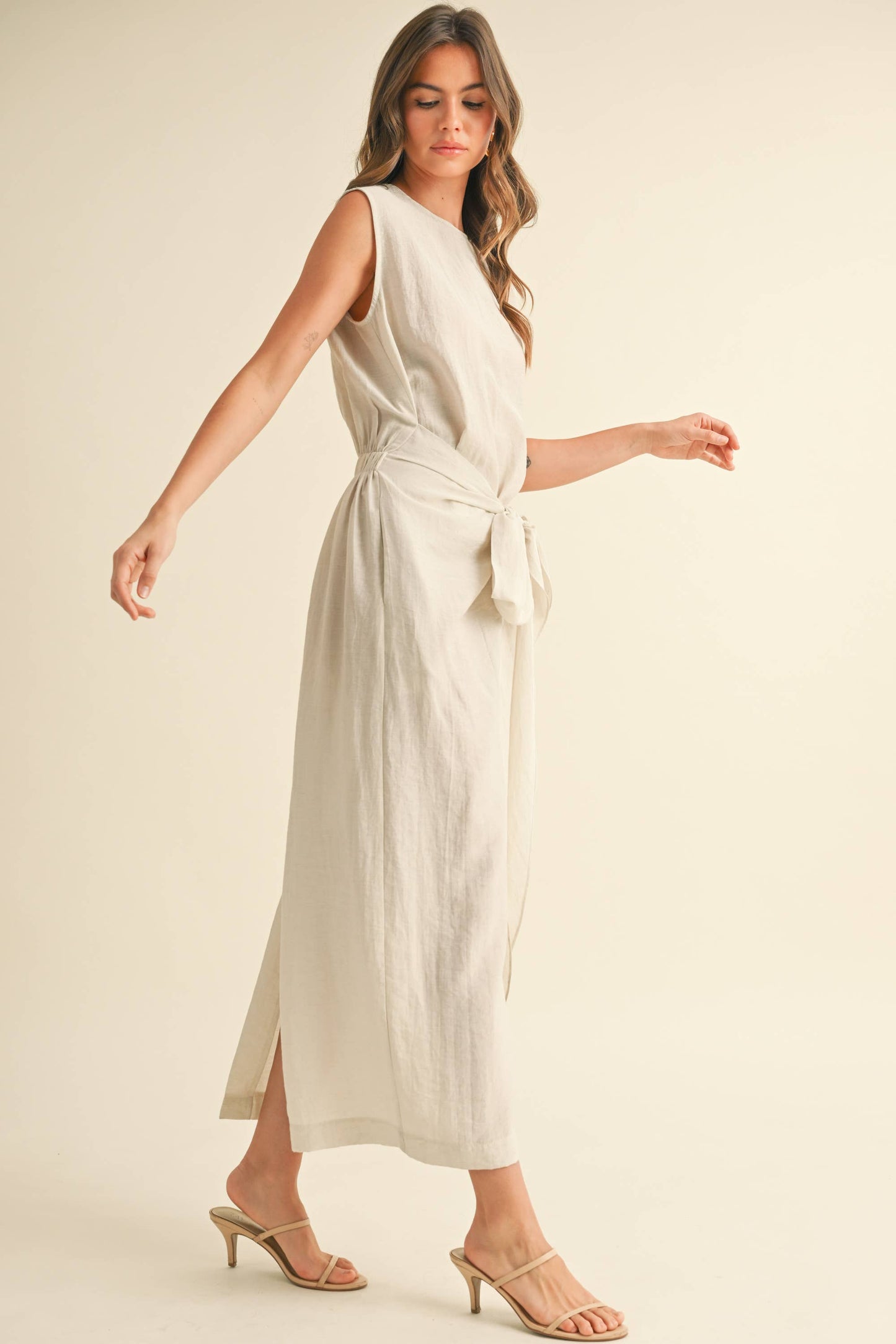 ID8855 MIDI DRESS WITH TIED FRONT DETAIL: NATURAL