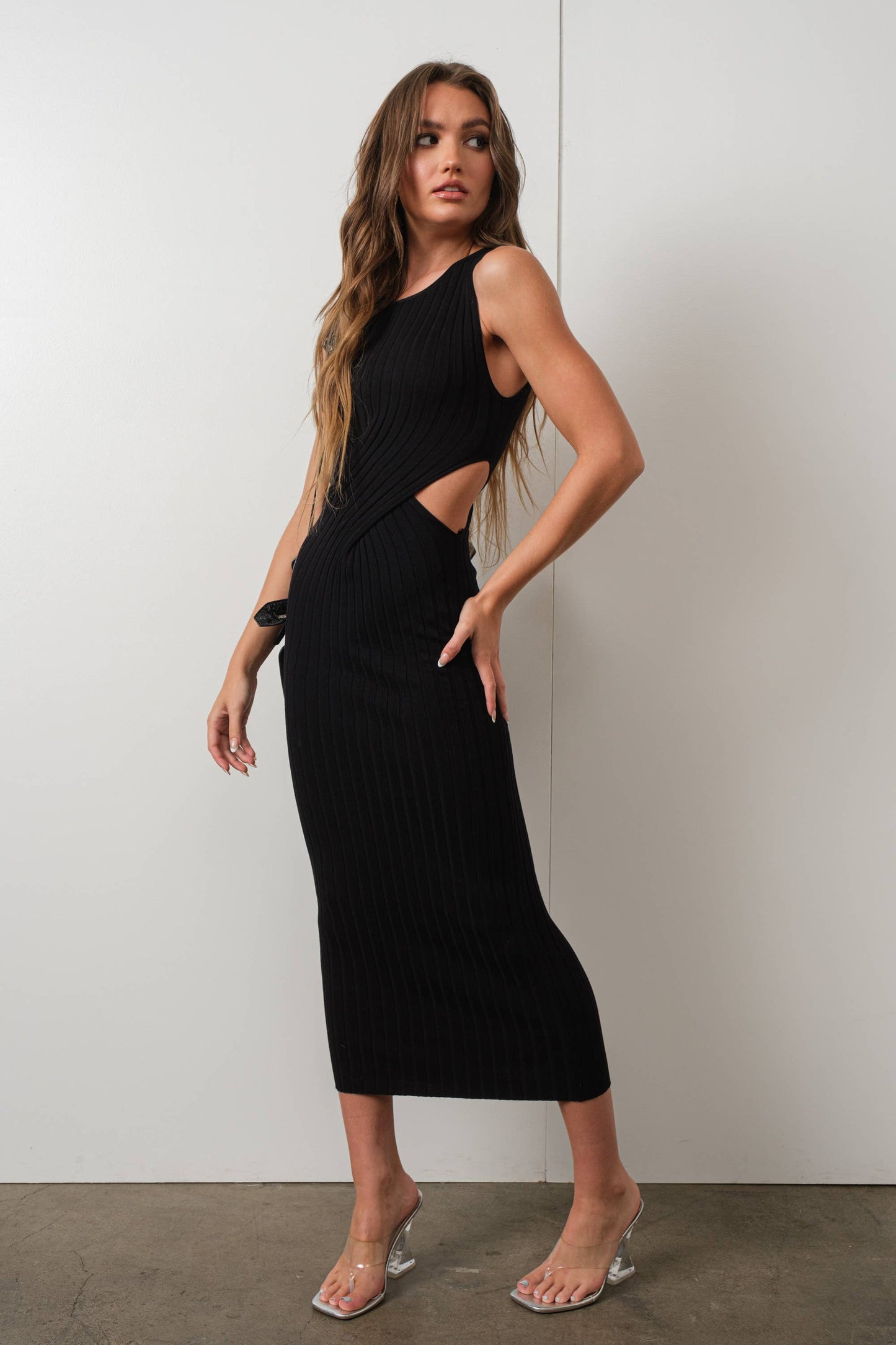 PSD555 CUT OUT RIBBED KNIT DRESS: BLACK