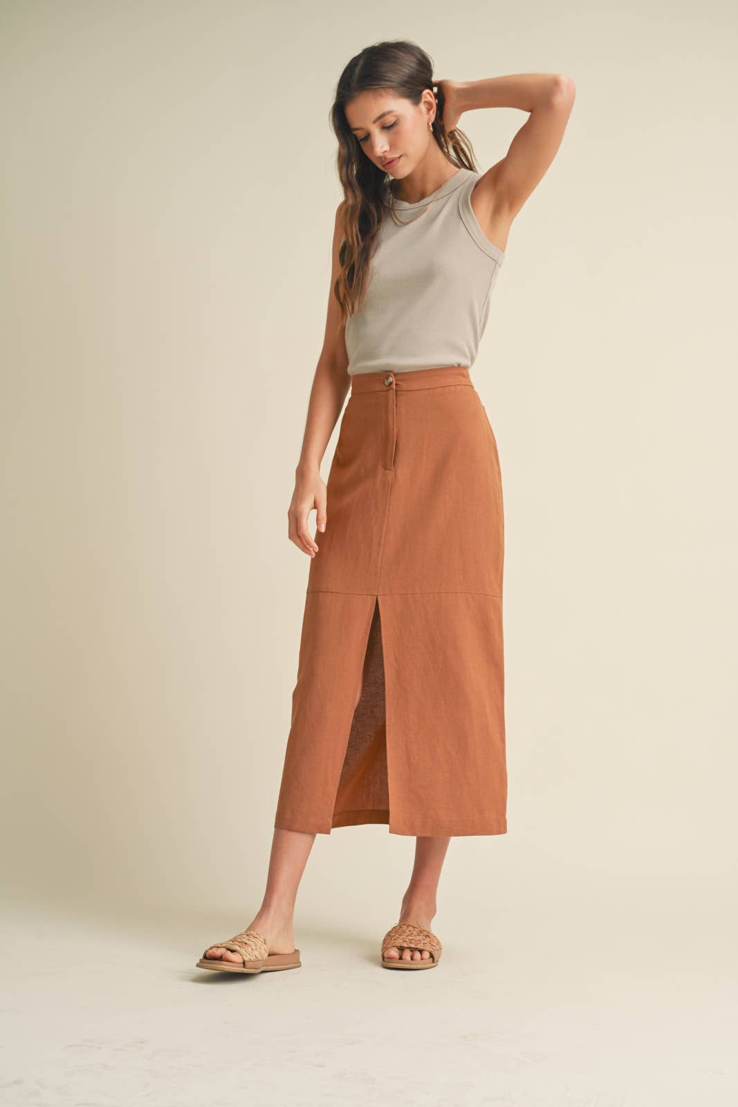 LINEN MIDI SKIRT WITH FRONT SLIT DETAIL / WL24-8822: OATMEAL