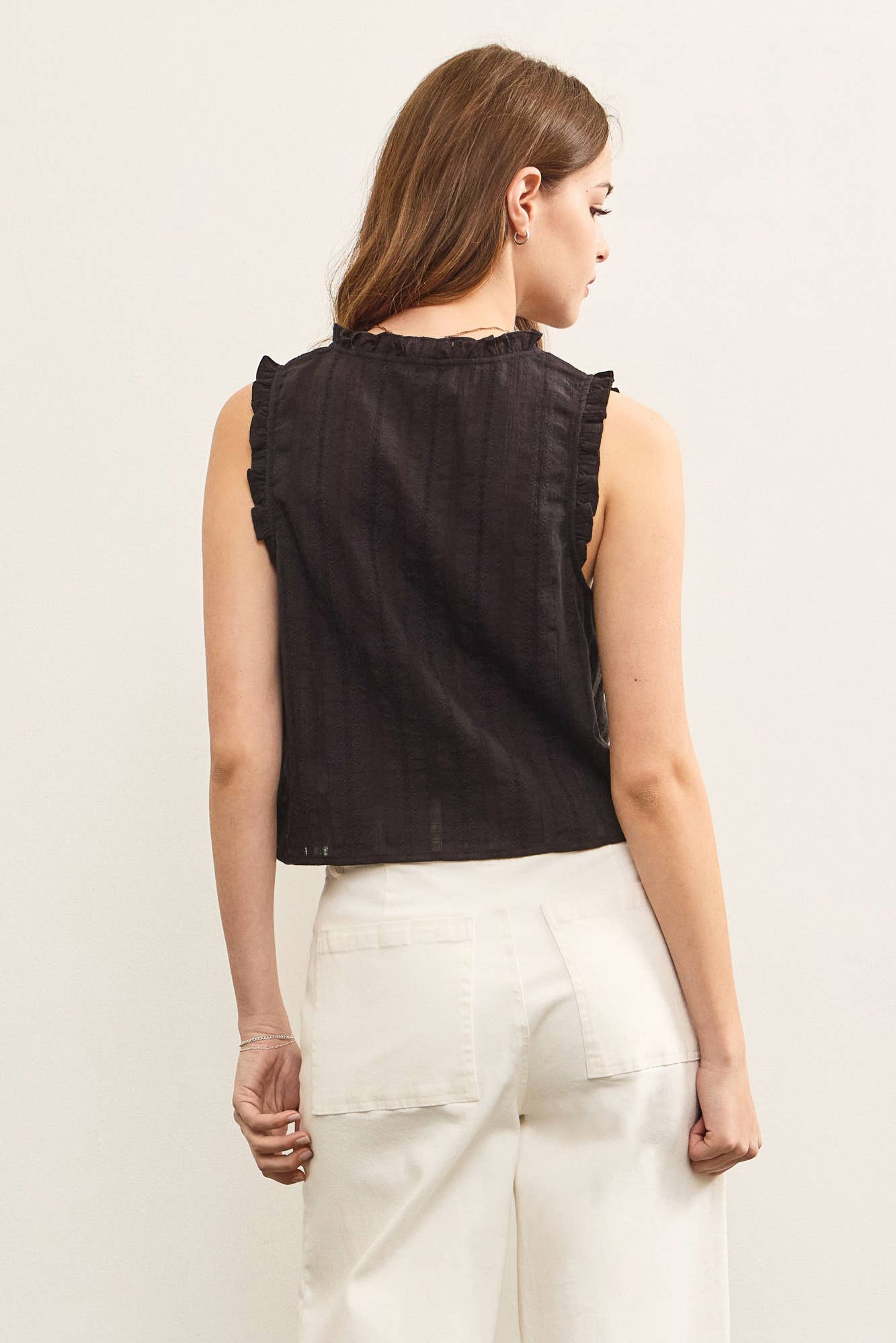 RUFFLED V NECK BUTTON CLOSURE TOP: Black / S24759