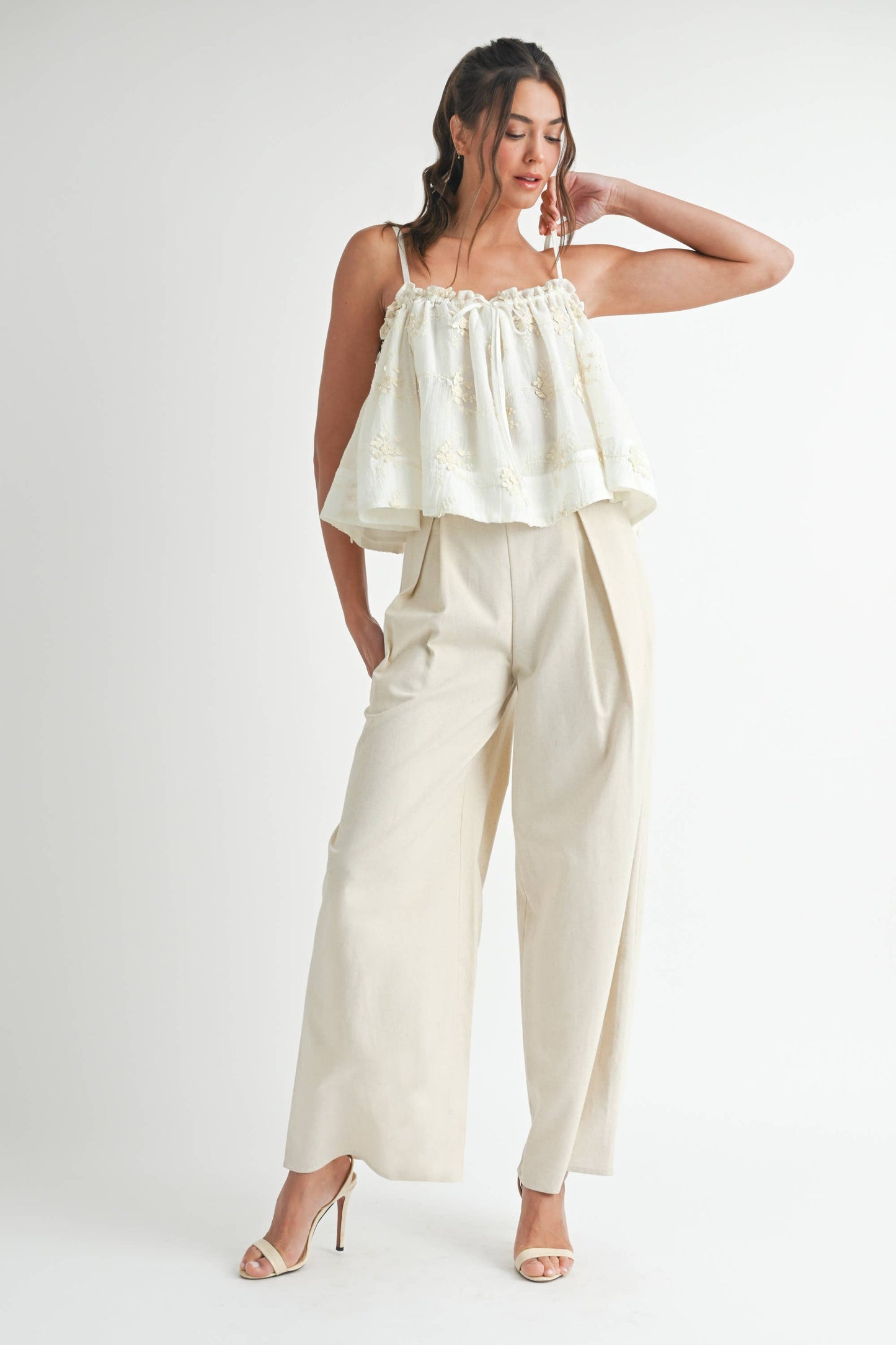 Embroidery Top: IVORY / LT1822