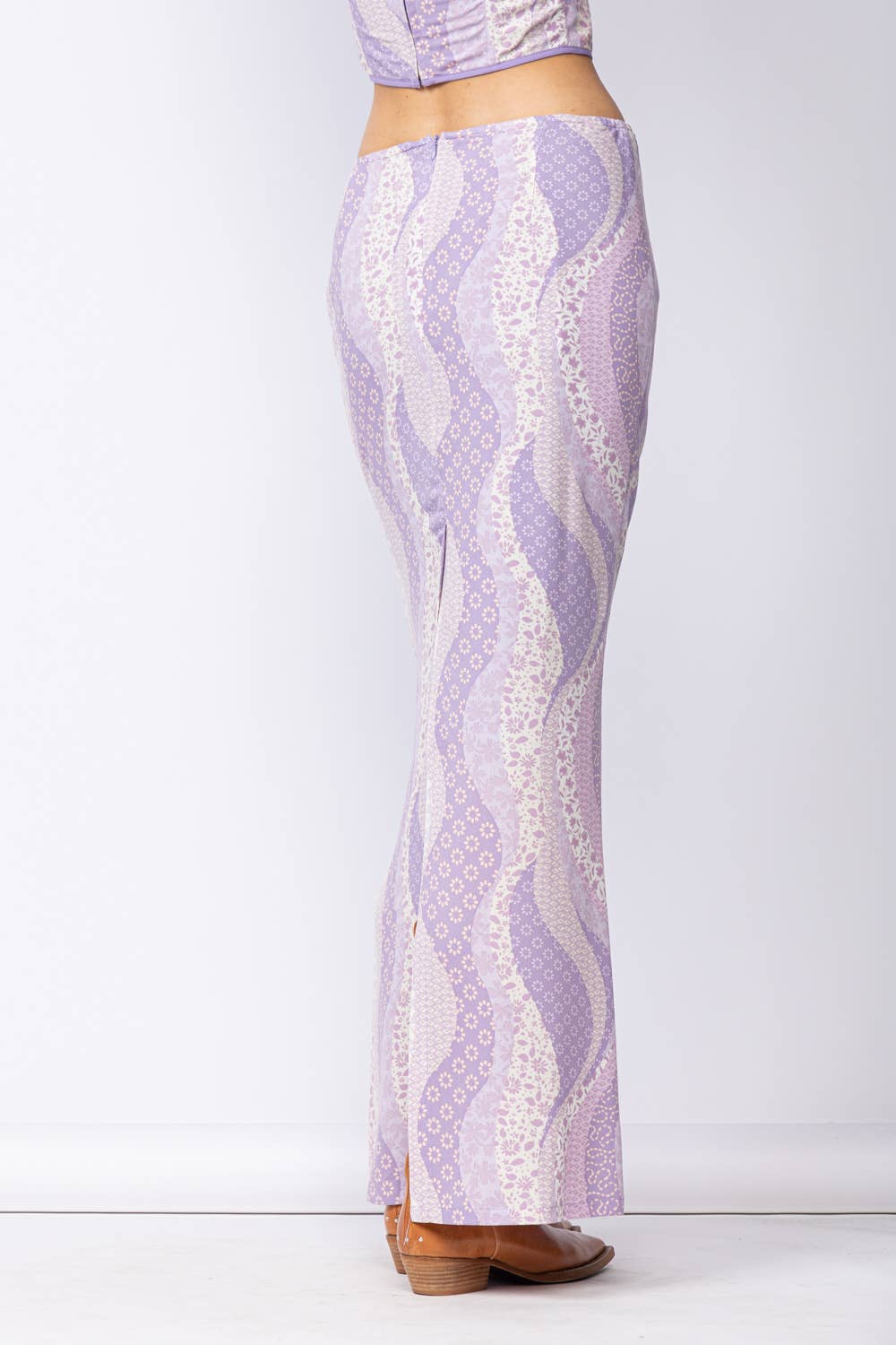 MULTI FLORAL PRINT SLIM FIT-IN SLIT LONG SKIRT: SM-SK40028B / My Darling Purple