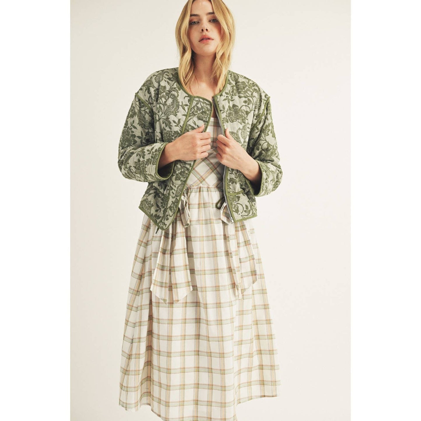 JT5545-1- FLORAL PRINT PADDED JACKET : OLIVE