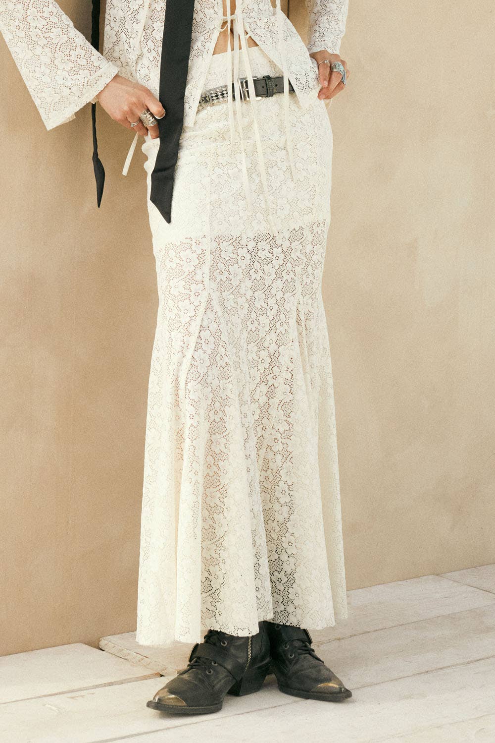 Floral Crochet Lace Fitted Mermaid Maxi Skirt: Black / FSB0126