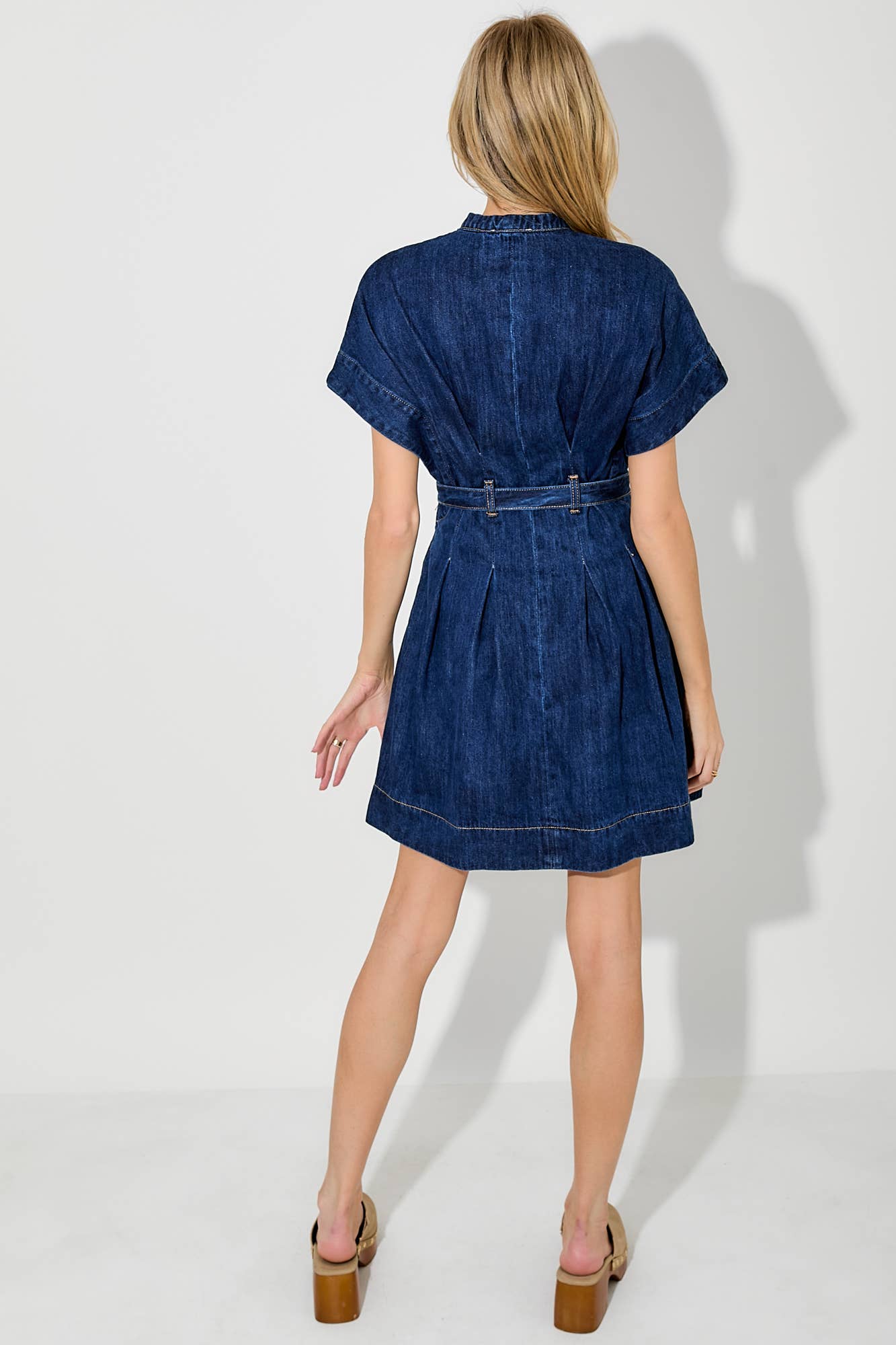 SHORT SLEEVE DENIM DRESS: DENIM / BD5926