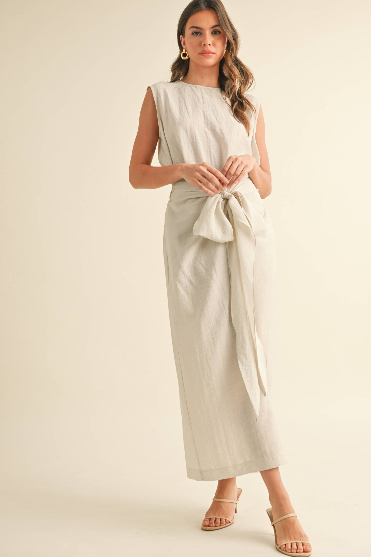 ID8855 MIDI DRESS WITH TIED FRONT DETAIL: NATURAL