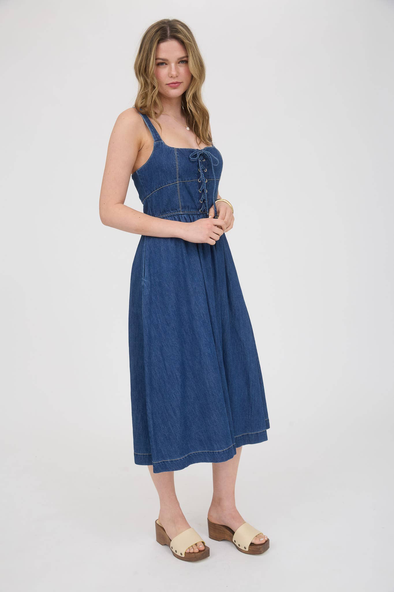LACE UP SLEEVELESS DENIM MIDI DRESS : B5SD1017