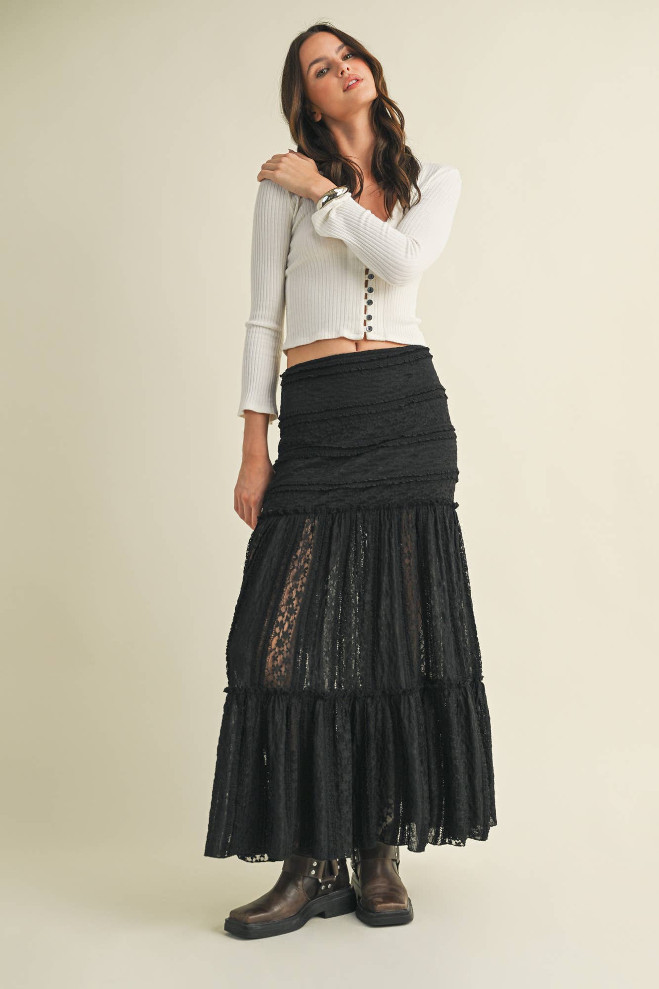 TIERED LACE SKIRT: Black / S24977
