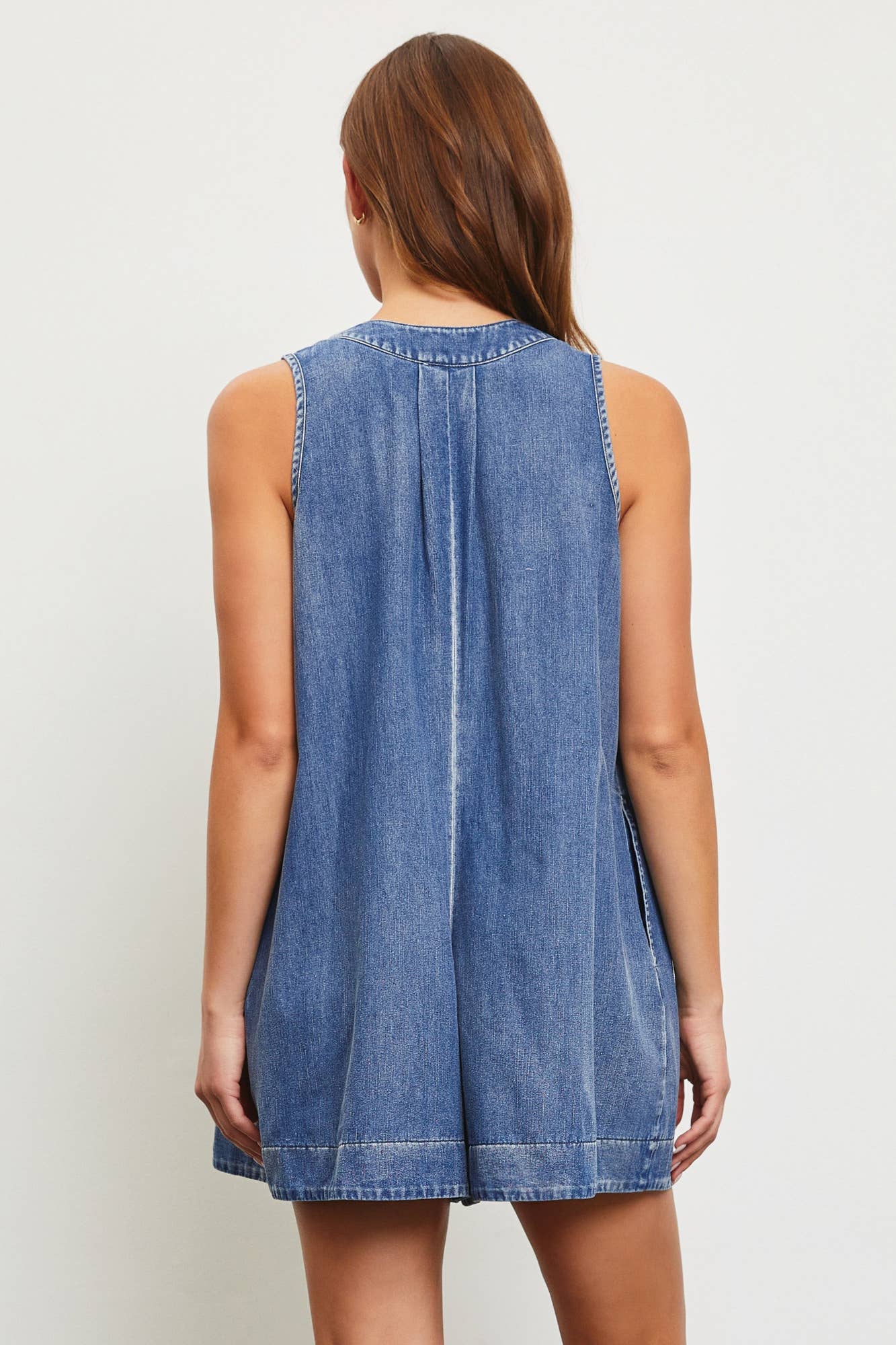 TIE WITH PLEATED DENIM ROMPER: WASHED DENIM / DS0590