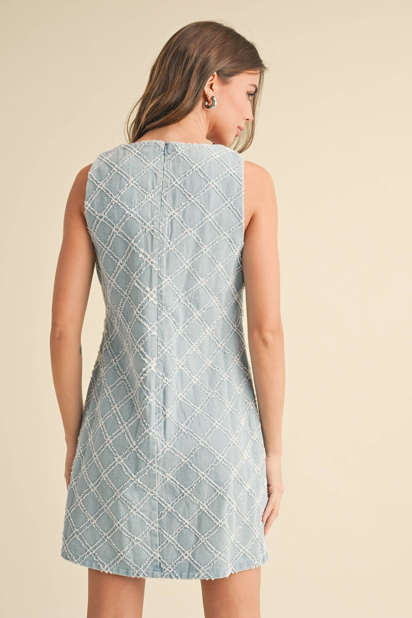 ID8832 SLEEVELESS SQUARE NECK TEXTURED DENIM MINI DRESS: DENIM