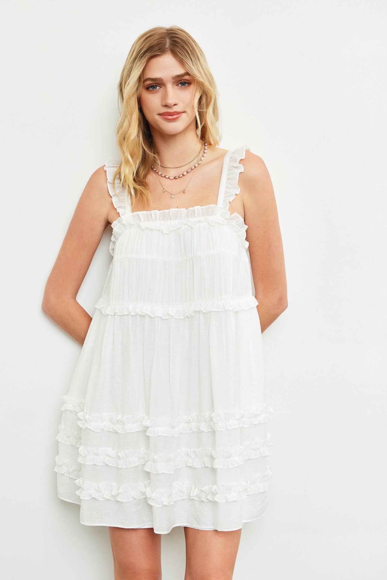 TIERED RUFFLE DRESS: S23645 / SNOW WHITE