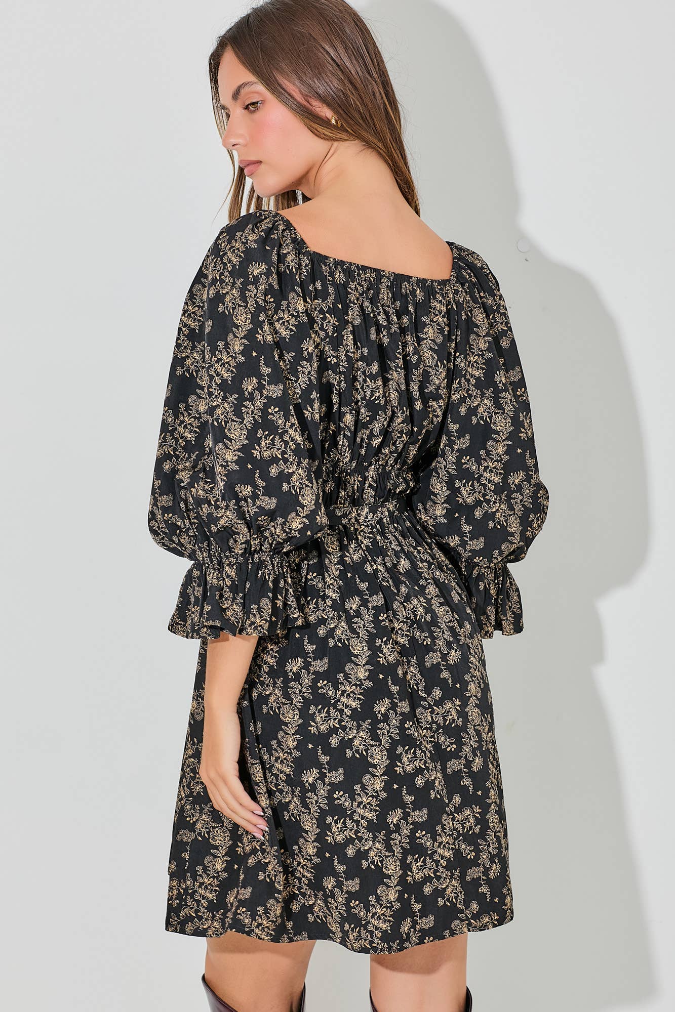 ELASTIC WAIST MINI DRESS: BLACK BD5740